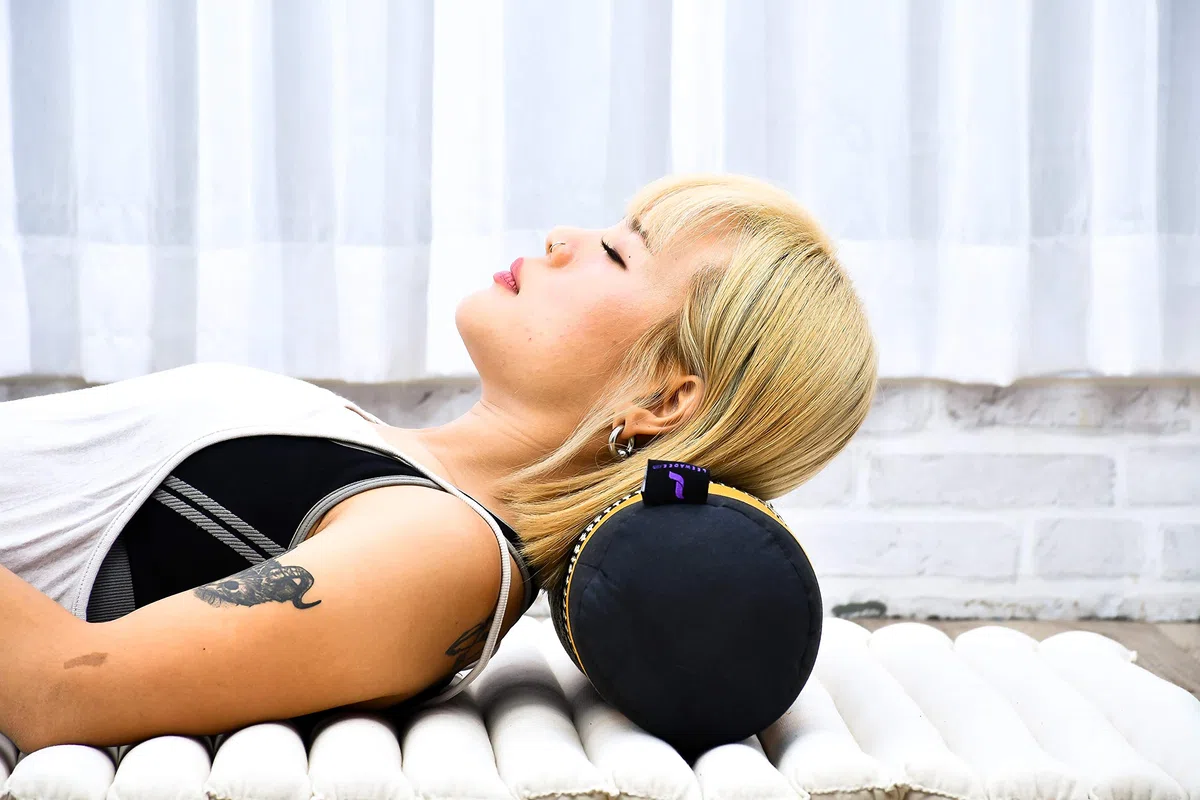Leewadee Bolster de Yoga - Rouleau Compact Kapok pour Yoga, Méditation & Massage