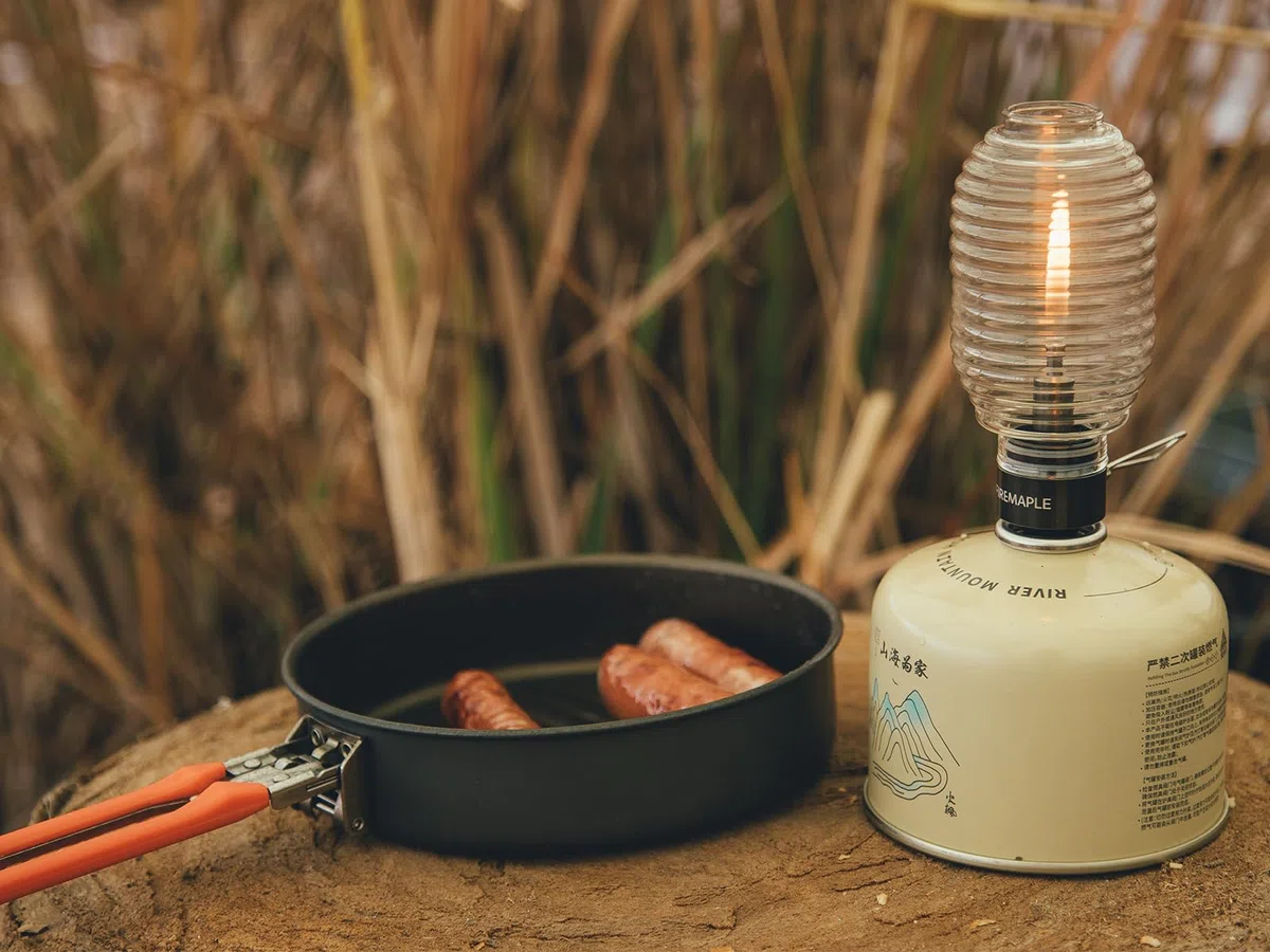 Fire-Maple Lanterne de Camping à Gaz Portable en Verre, Acier et Aluminium, Luminosité Réglable Eclairage et Lampe de Camping Equipement de Camping d'urgence Essentiel