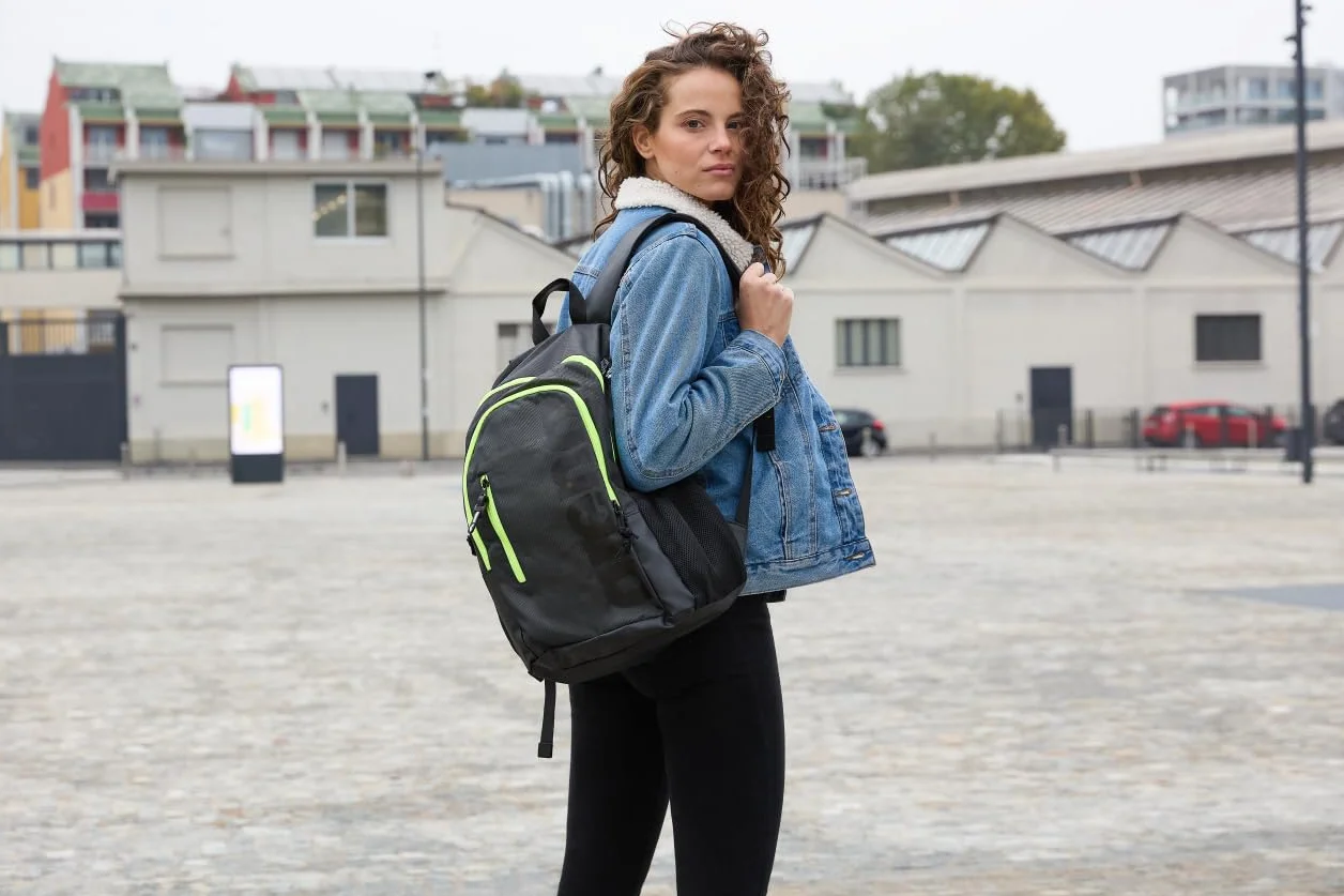 Arena Spiky III Backpack 30 Sac à Dos de Sport pour Piscine, Plage, Fitness et Loisirs, Sac de Voyage en Tissu Imperméable pour Vêtements Mouillés avec Sangles Rembourrées, Sac à Dos pour École, 30 L