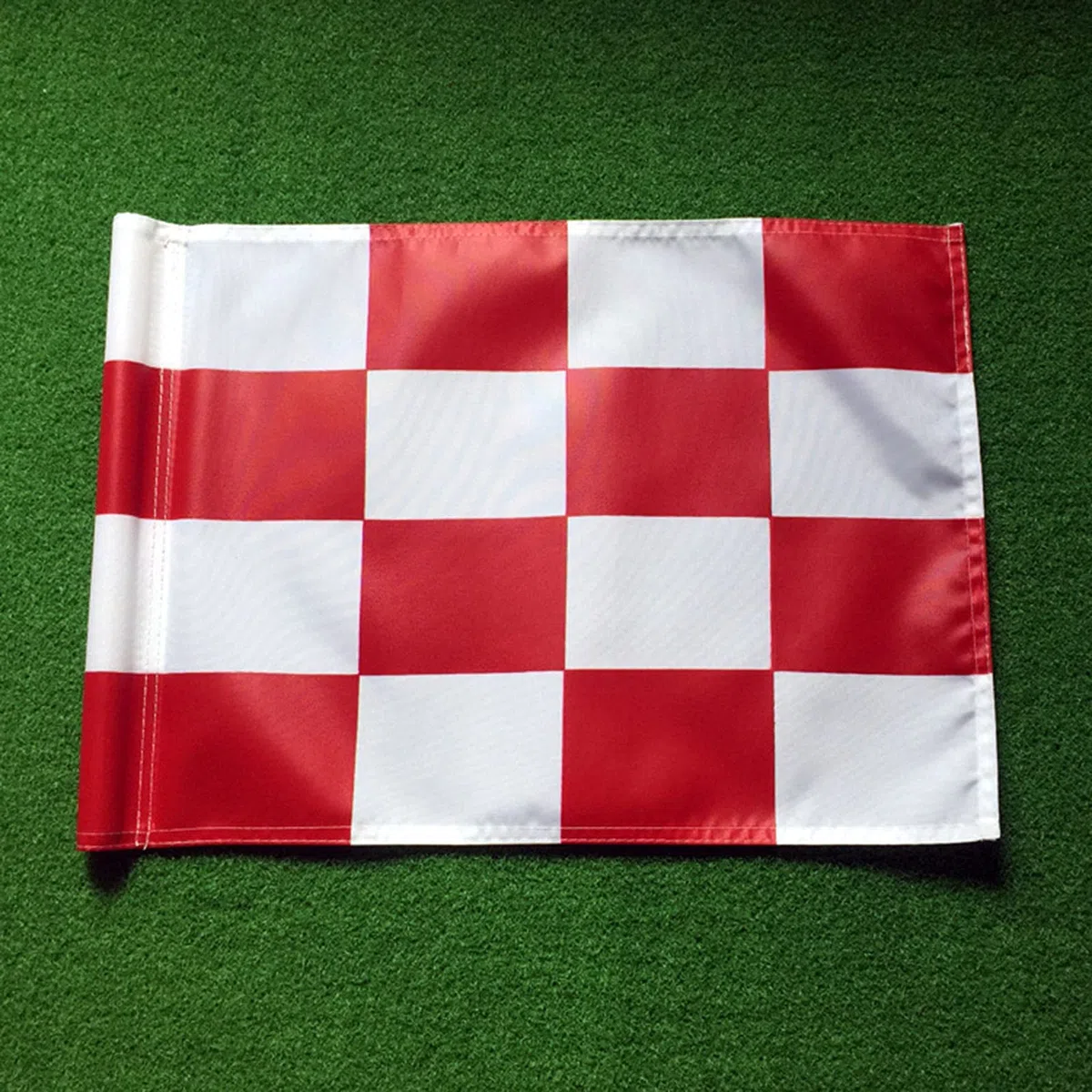 Drapeau de golf avec tube inséré, tous les drapeaux de golf de 50,8 cm de long x 38,1 cm de haut, drapeaux verts pour cour, pelouse, patio – Rouge et blanc