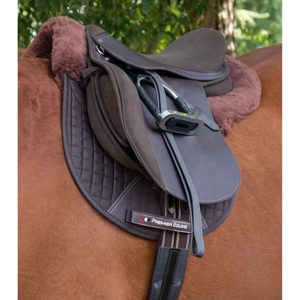 Premier Equine Tapis de Selle Amortisseur Mouton synthétique intégré GP/Jump Numnah