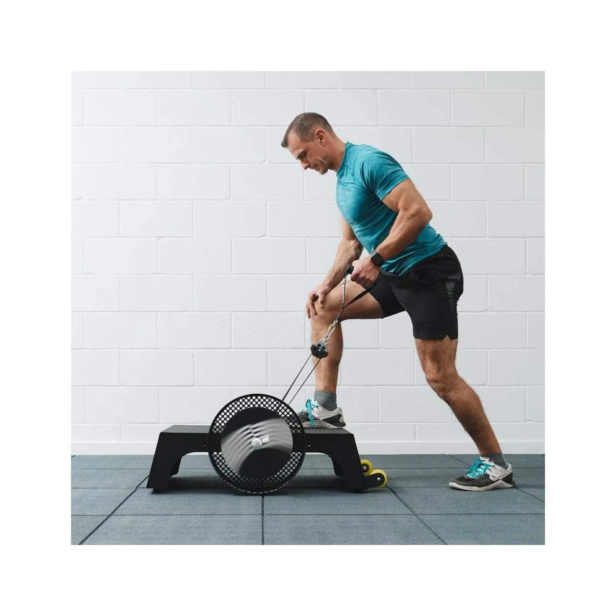 Box - Machine isoinertielle, entraînement par Volant d'inertie, 3 Volants pour différentes résistances, Machine d'entraînement Fonctionnel avec Roues, rééducation des blessures, Accessoires
