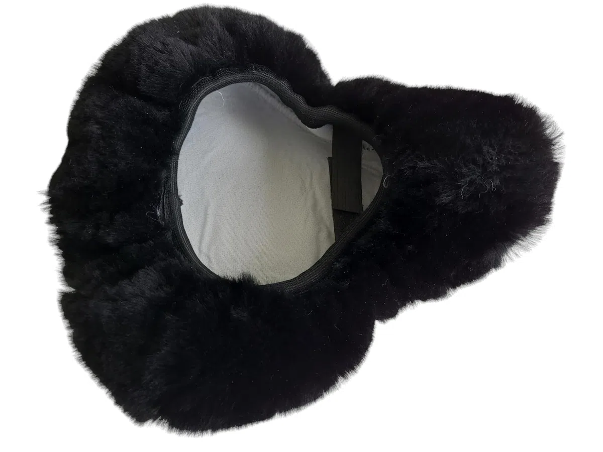Naturasan Housse de selle de vélo en peau de mouton, revêtement de selle de vélo en peau d'agneau mérinos, revêtement thermique d'hiver pour selle (Noir, 30 x 25 cm (Taille L))