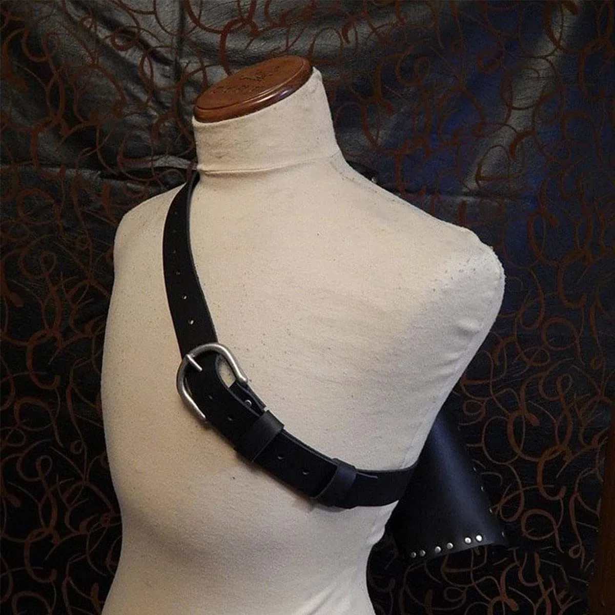 Accessoires de Costume de Cosplay Médiéval, Rivet Décoration Cylindre Cuir Épaule-Dos Grande capacité Carquois Porte-flèche pour Arc à poulies Tir à l'arc Chasse