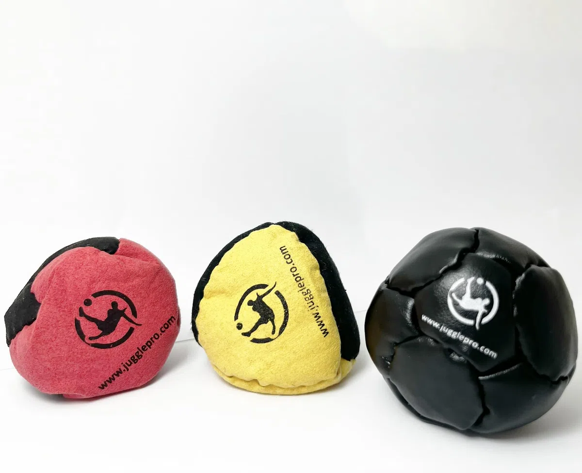 Lot de 3 Footbags Classiques en Ultra Suède et Cuir Synthétique - Idéals pour Freestyle et Jeux en Groupe