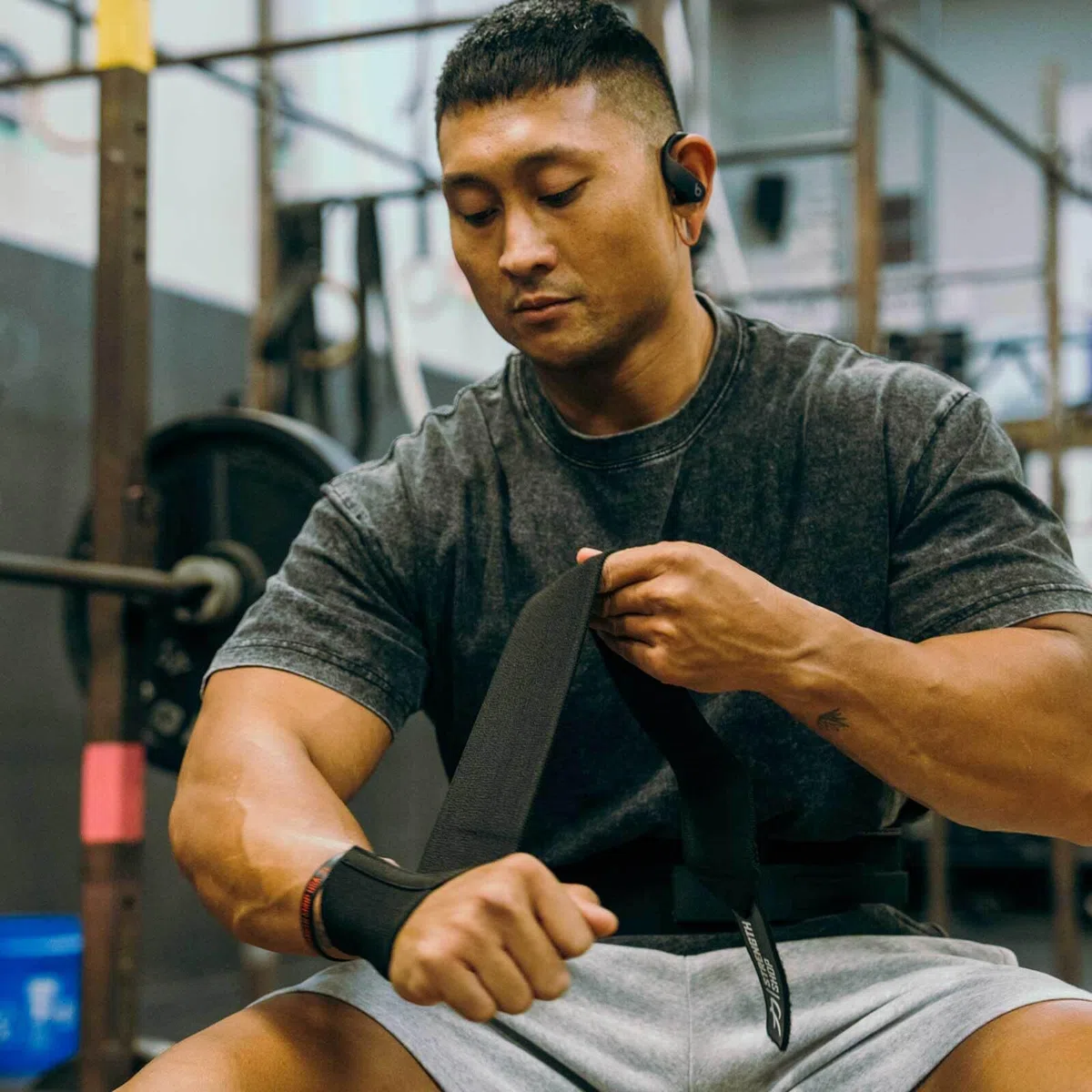 Strength Shop Bande Poignet Musculation certifié IPF, Wrist Wraps avec Fermeture Auto-agrippante & Boucle pour Le Pouce, Protege Poignet Musculation pour Une stabilité & Une Protection maximales