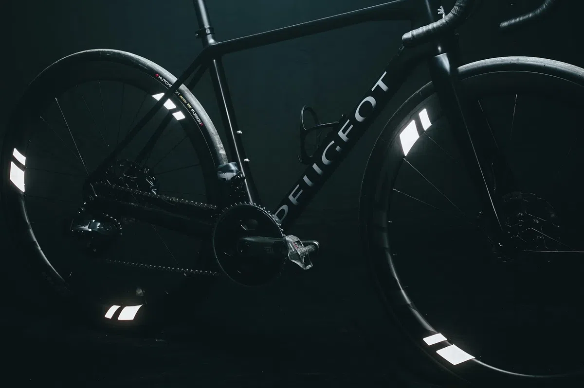 THE BEAM - WHEEL FLASH 2.0 - Autocollants haute visibilité pour jantes et roues de vélo - 12 autocollants prédécoupés, étanches, adaptés à toutes les roues et jantes