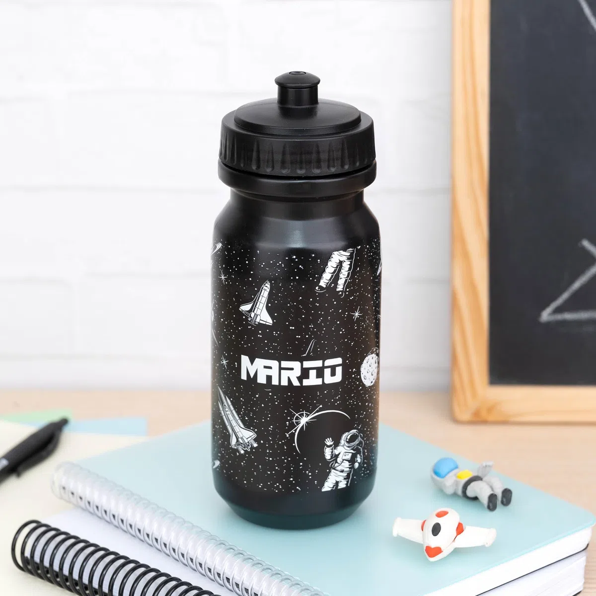Wanapix | Bidon de Cyclisme Personnalisé | Couleur Noire | Gourde pour Vélo avec la Photo ou le Nom de Votre Choix | Capacité de 620 ml | Sans BPA | 100% Personnalisé
