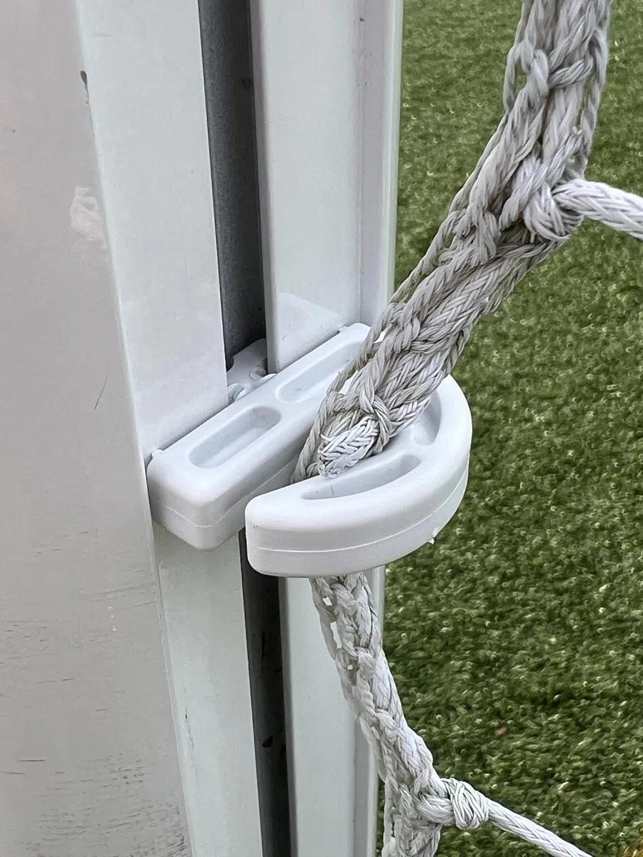 Lot de 30 crochets pour filet de but de football, style ouvert, pour buts de football avec écart de canal de 8 mm ou 12 mm, fixations torsadées