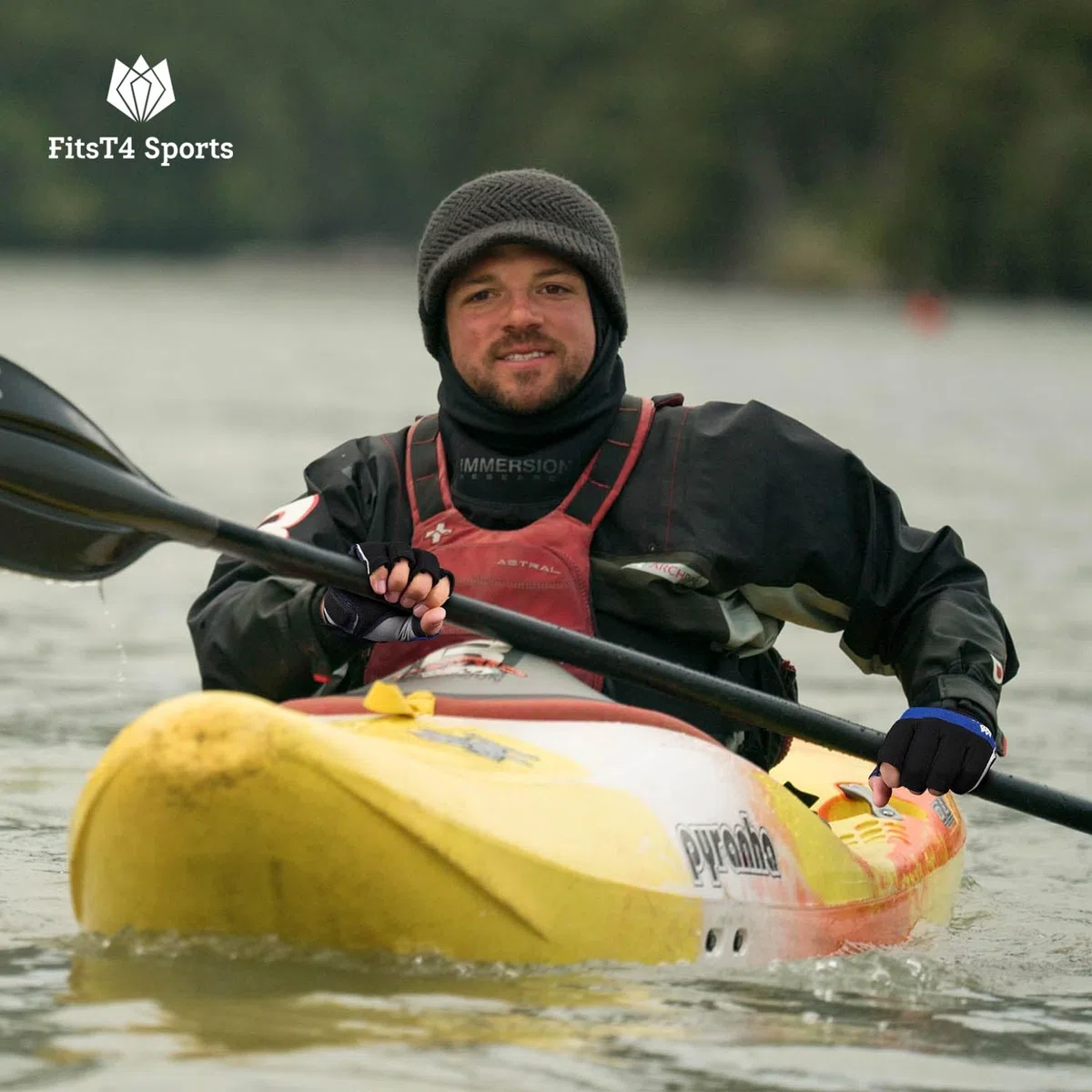 FitsT4 Sports 3/4 Doigts Paume rembourrée Dos en Maille pour Plus de Confort Parfaits pour la Voile, Le canoë, Le Kayak, Le Sup et Le Stand up Paddle