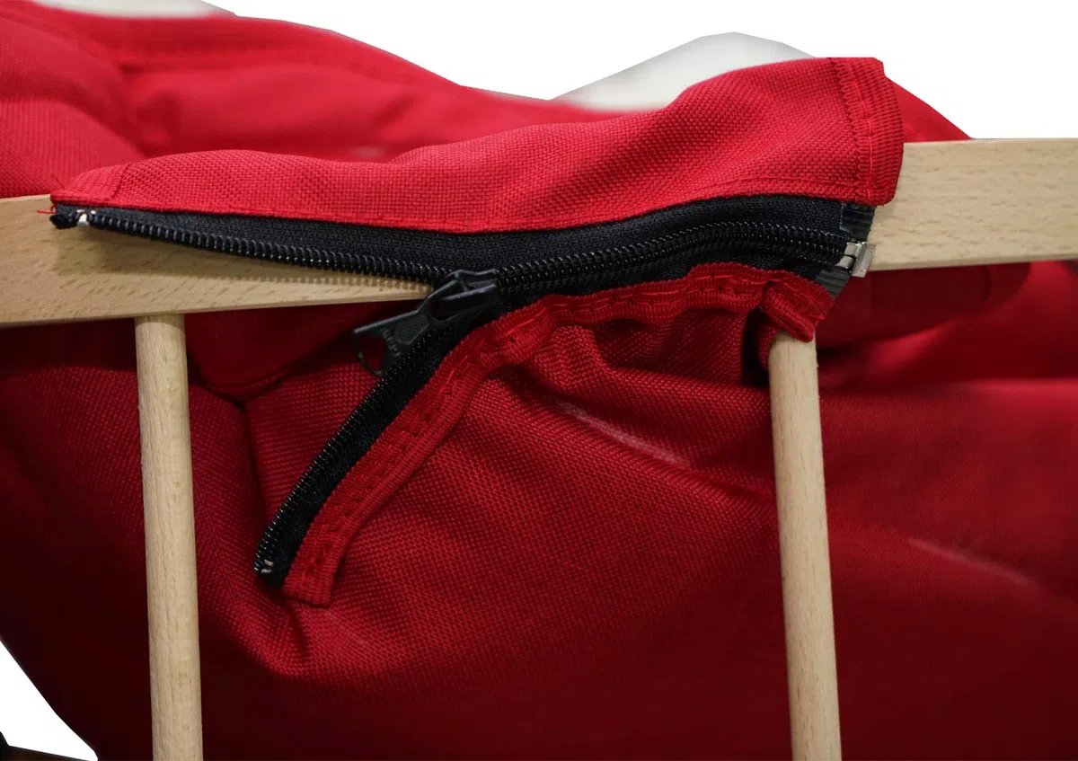 Luge Davos en bois pour enfant à dossier et sangle de sécurité, avec chancelière d'hiver, Naturel/rouge.
