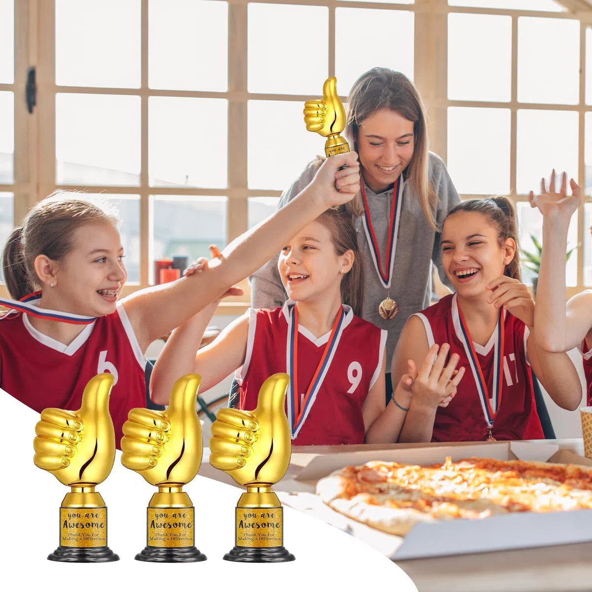24 Pièces Trophées Pouce Levé Dorés – Mini Trophées d’Encouragement avec Autocollants “Vous êtes Génial” – Récompenses pour Enfants, Enseignants, Employés, Bénévoles, École et Événements Sportifs