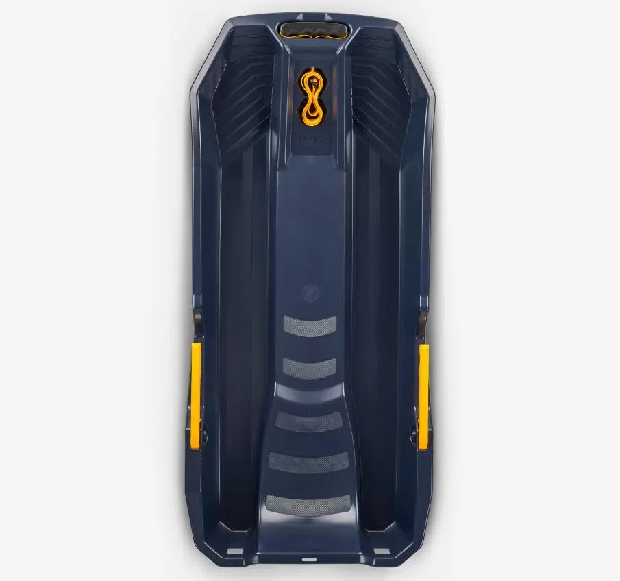 Luge Adulte Plateau - Rails directionnels pour Glisse Droite - Haute Performance de Glisse - Corde et poignée Tire-Luge - Coque Robuste et freinage Efficace - L 105 x l 48 x H 12 cm - Poids 2.4 kg