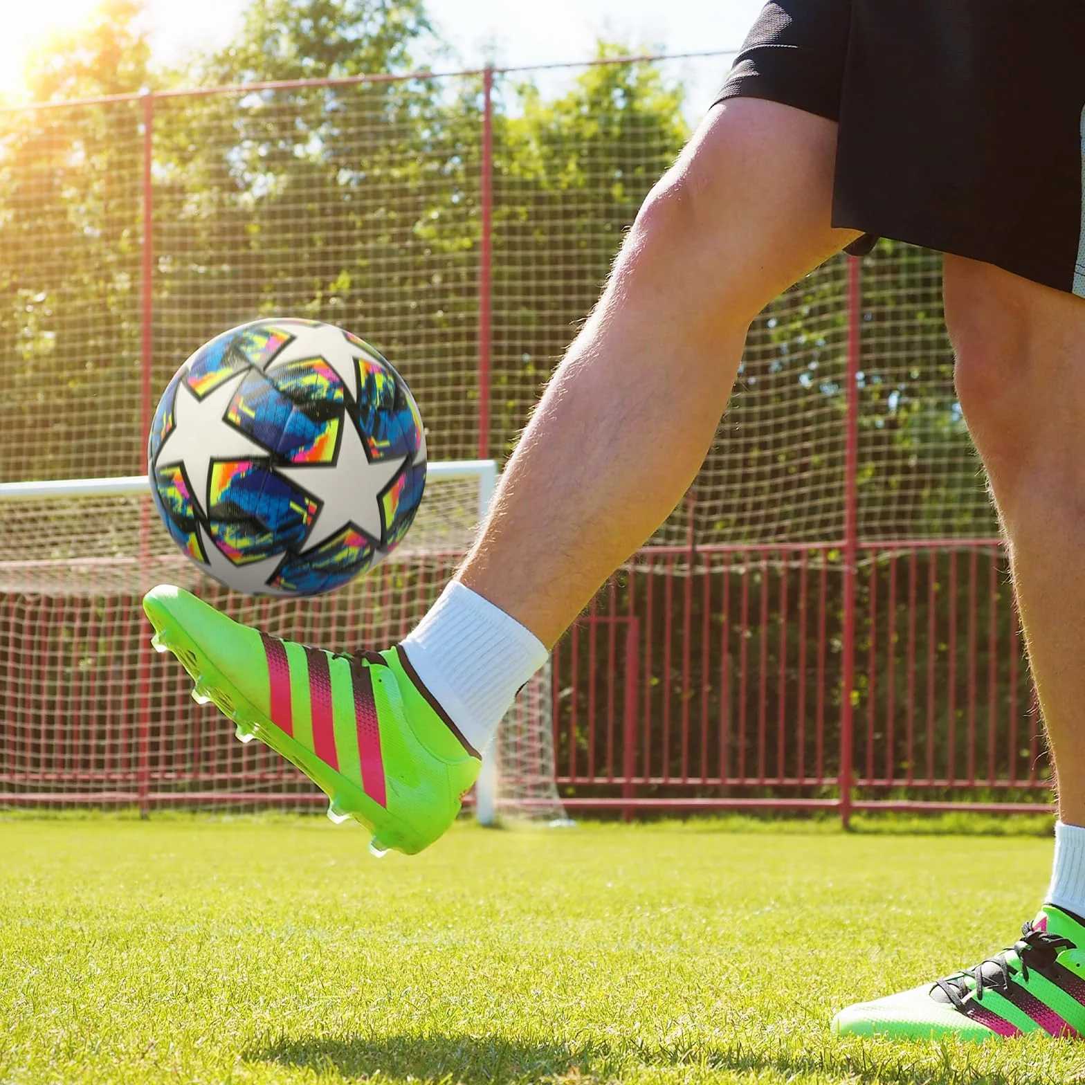 Ballon De Foot Champions, Ballon De Football De Taille 5, avec 1 Pompe De Ballon, 2 Aiguilles, 1 Sac en Filet, Article De Fans De Football Cadeau d'anniversaire pour Jeu Et L'Entraînement