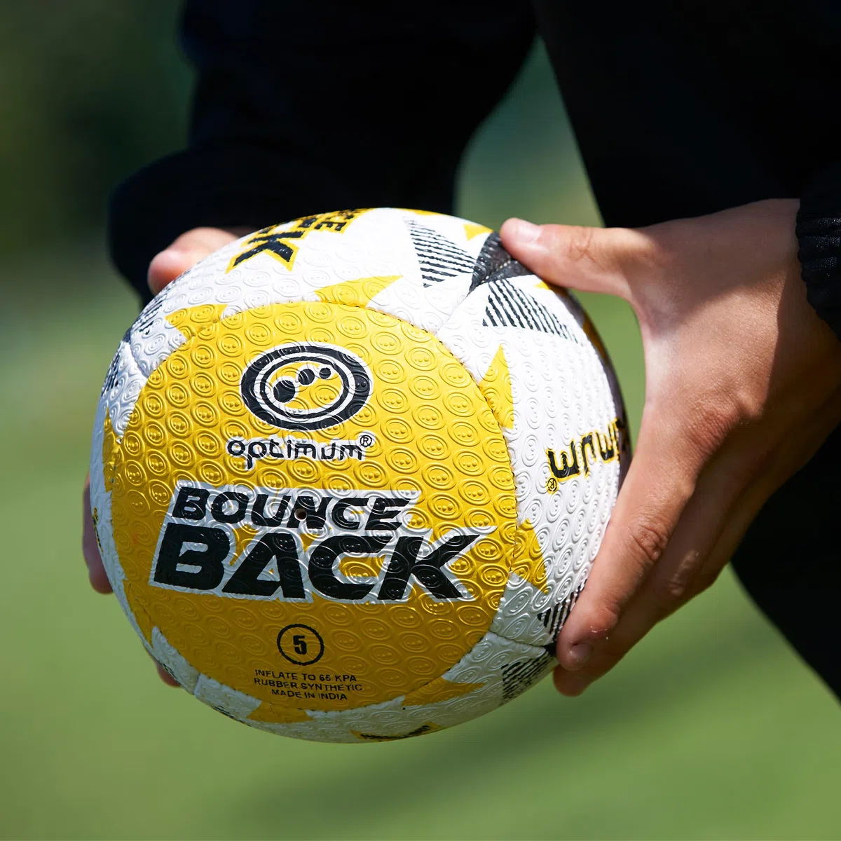 OPTIMUM Ballon de Rugby rebondissant en Solo – Équilibré, réactif, Manipulation et Coups de Pied précis – Ballon de Rugby rebondissant pour entraînement Professionnel – 2 Plis, 410 g (Taille 4)