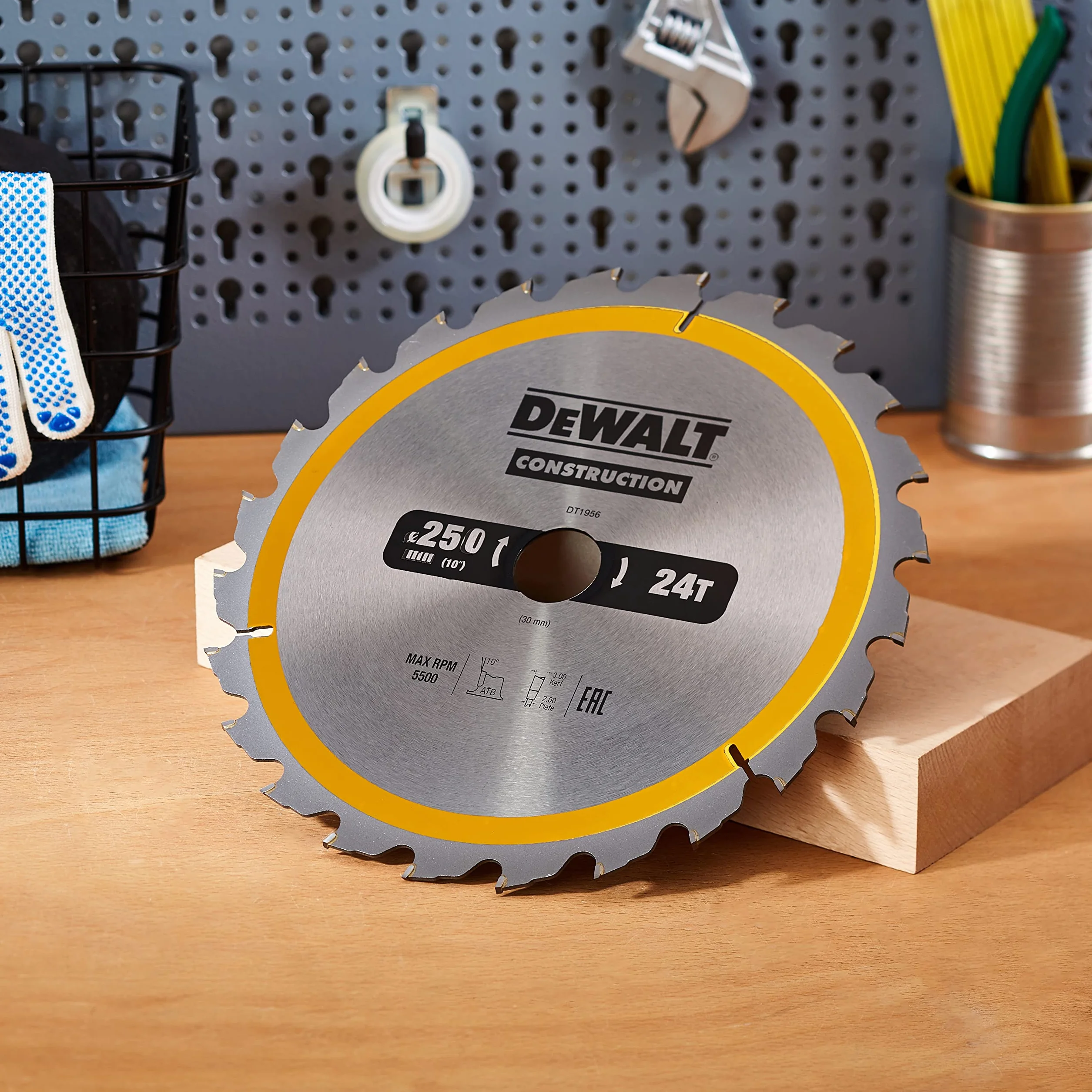 DEWALT Lame de Scie Circulaire Stationnaire - Disque Tranchant 24 Dents 250x30mm - Outillage Résistant aux Clous et Durable - Spécial Construction et Utilisation Professionnelle, DT1956-QZ