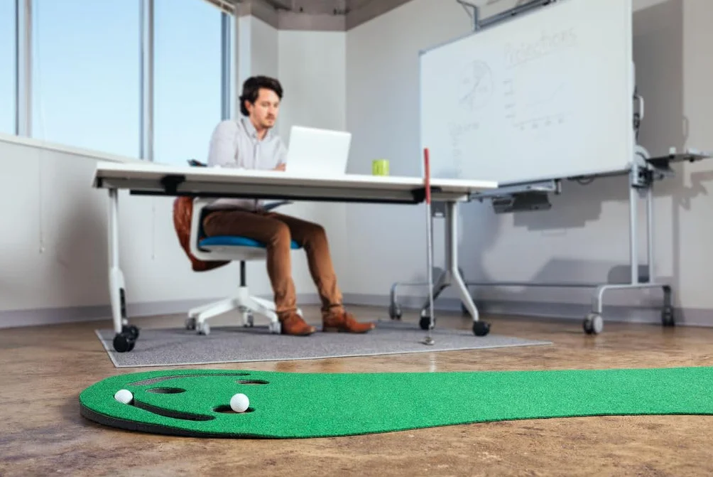 Putt-A-Bout par Three Golf Putting Green