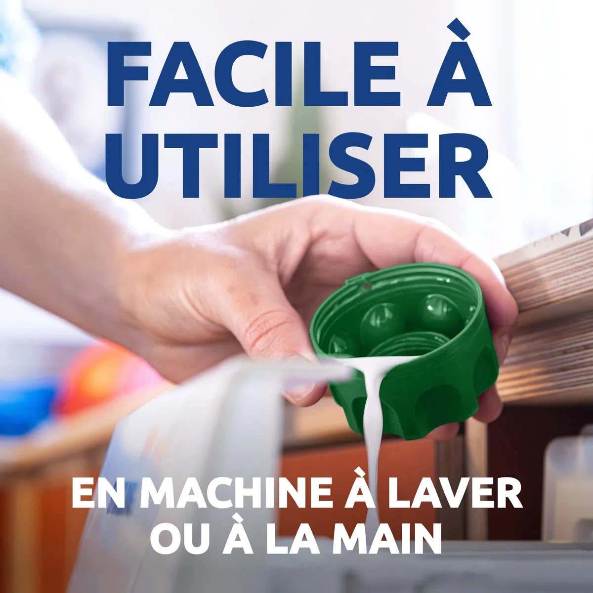 Lessive technique NIKWAX TECH WASH 1Litre - Nettoyant conçu pour revitaliser la déperlance et la respirabilité des équipements imperméables, des vêtements et sacs de couchage synthétiques de plein air