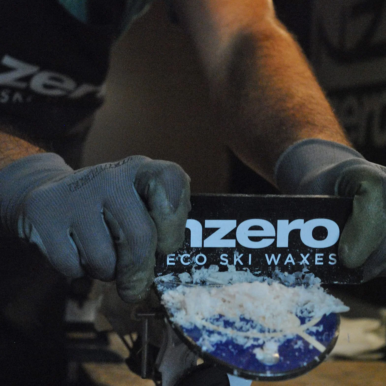 NZERO Brosse en Fibres Tampico pour l'entretien des Skis et Planches de Snowboard, 12 x 8 cm 120 x 80 x 30 mm.