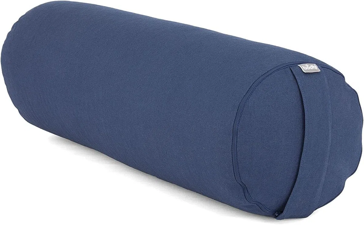Bodhi Coussin Bolster de Yoga Basic env. 65 x 23 cm, Coton Robuste, Housse Amovible, Lavable à 30°C, Passant pour Le Transport, Remplissage et Couleur au Choix (Bleu, cosses d'épeautre)