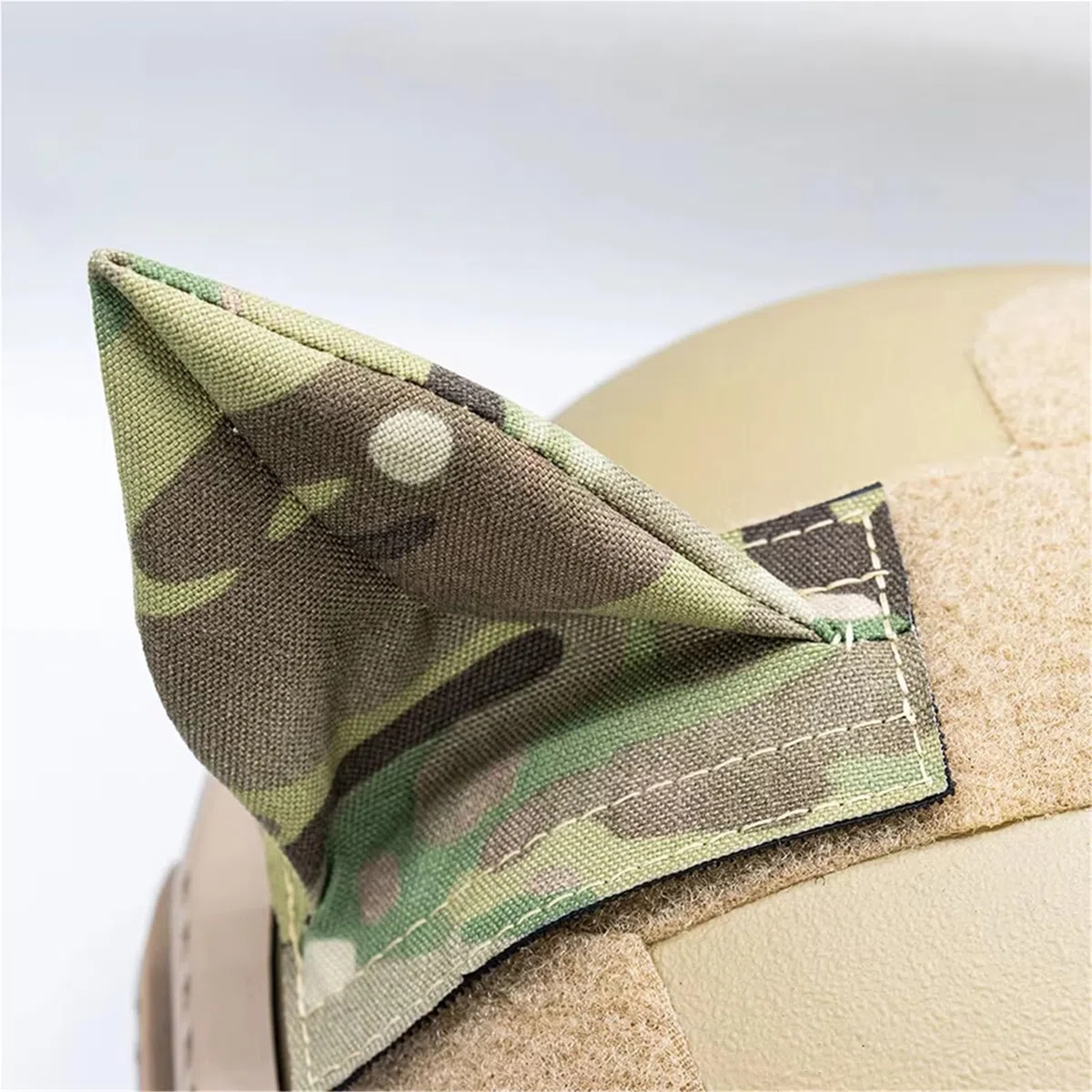 Écusson Tactique for Casque avec Oreilles De Chat Décoratives – Taille Universelle for Casques D'airsoft Fast, Accessoires De Cosplay Et De Jeux De Guerre, Équipement De Tir en Extérieur
