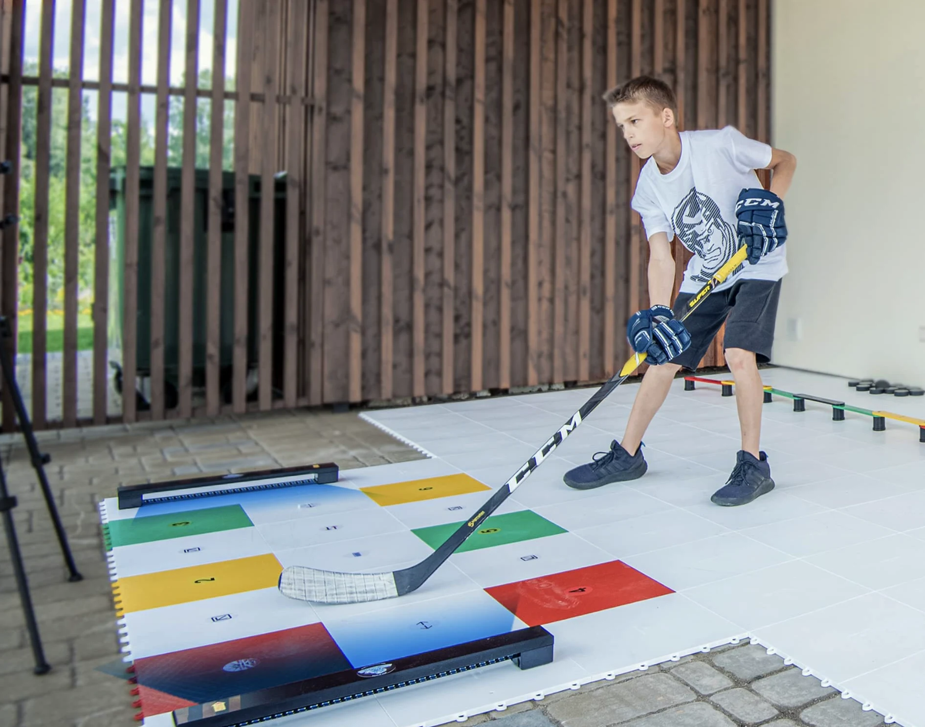 Hockey Revolution My Passer One Timer – Entraîneur de Passage léger – Équipement de Rebond Durable pour Passes, tir, minuterie Unique – Longueur 61 cm, vis de Montage incluses