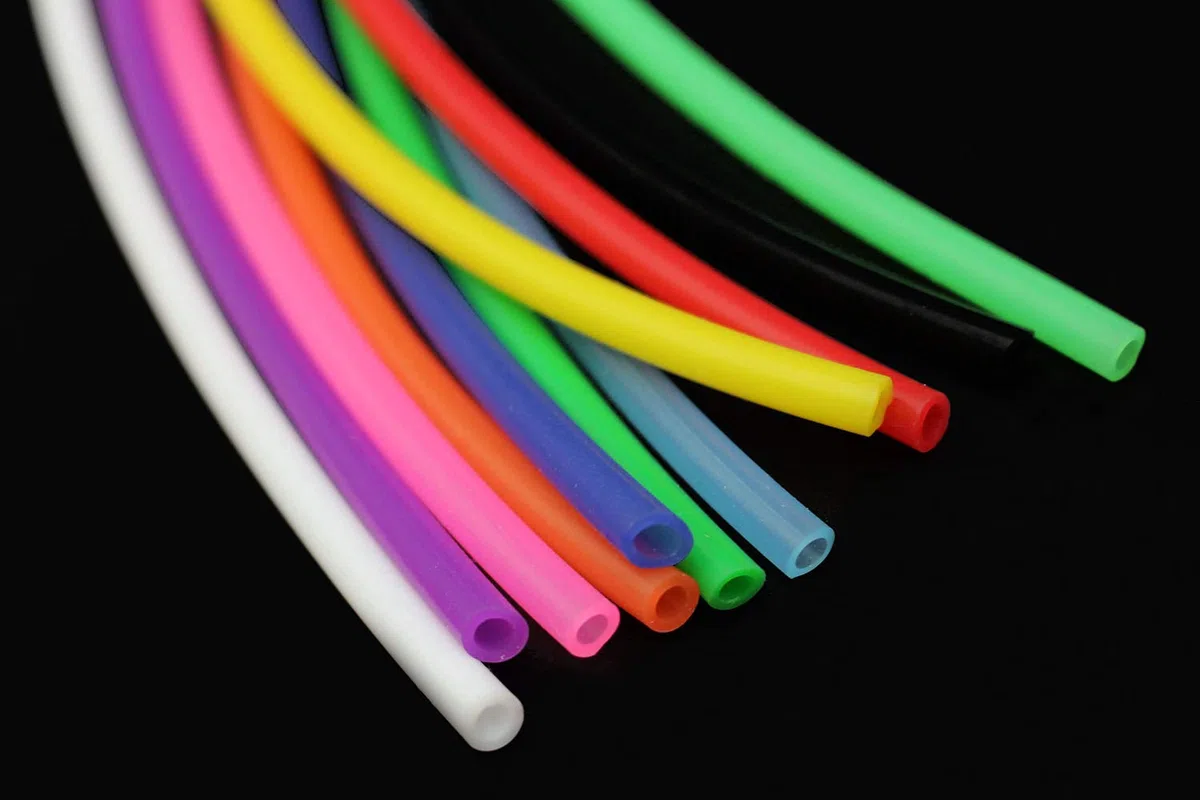 Tigofly Lot de 11 Tubes Creux Souples et Flexibles en Silicone de 25,4 cm - 11 Couleurs - 3 mm x 5 mm