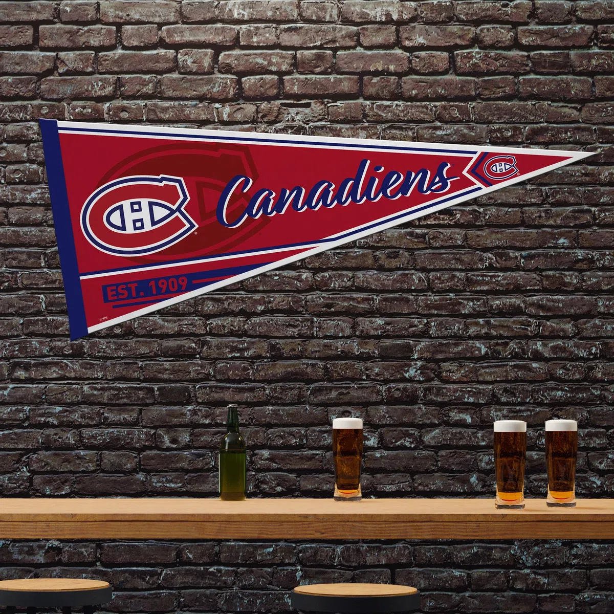 Rico Industries Fanion mural classique en feutre de la LNH Hockey Canadiens de Montréal 30,5 x 76,2 cm – Idéal pour la maison/la chambre à coucher/la décoration de grotte d'homme