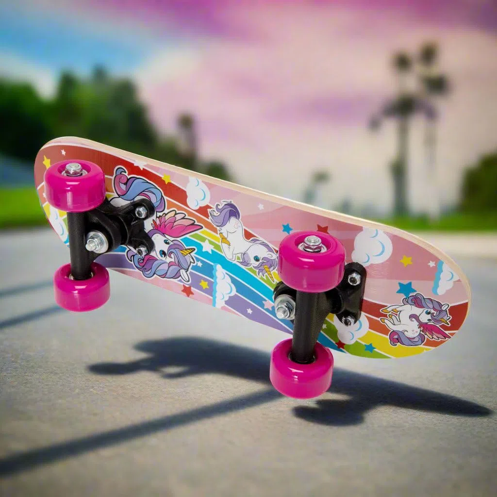 Atom 17" Skateboard pour Débutants ou Pros | Planche en Érable pour Enfants et Adolescents avec Trucks PP de 7,6 cm | Mini Cruiser Complet | Convient à Tous les Âges de 5+ (Licorne)