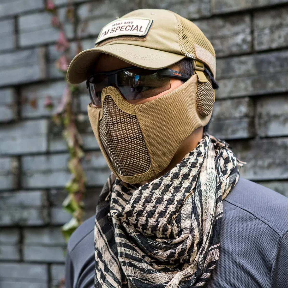 OneTigris Masque De Protection Visage Moitié en Maille d'acier avec Les Sangles Réglables pour Airsoft Paintball CS (Version Améliorée avec Système de Protection pour Oreilles