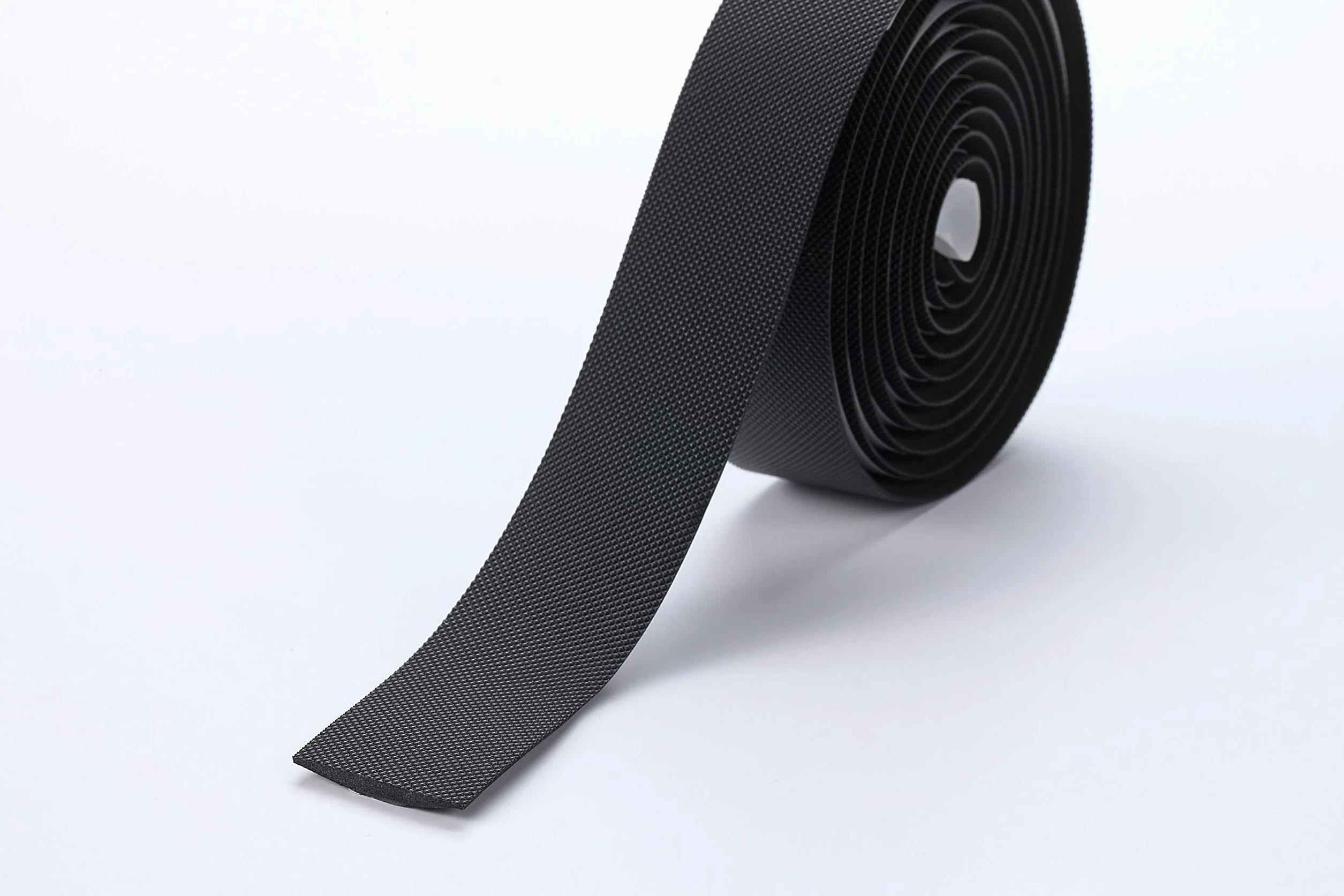 BBB Cycling GravelRibbon Ruban de Guidon pour Vélo | pour Vélo Gravel et Vélo de Route | Prise Solide et Absorption des Chocs | Bouchons de Guidon Inclus | Noir | BHT-16
