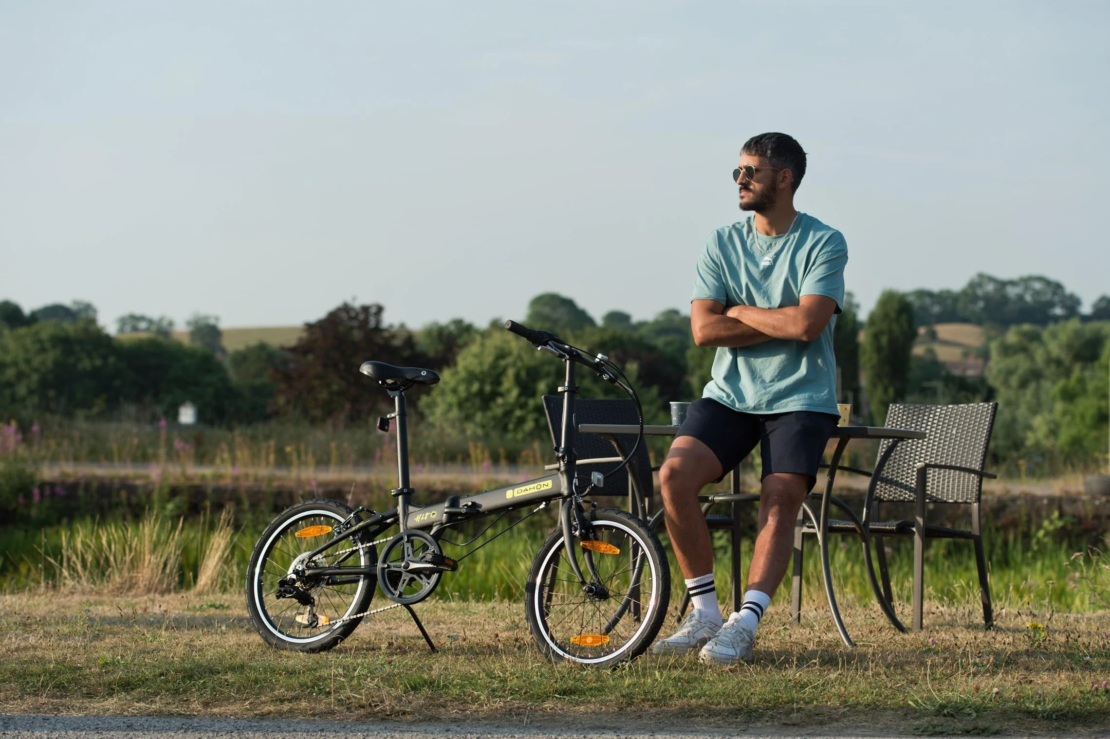Dahon Hit Vélo Pliant Adulte 20 Pouces, 6 Vitesses Vélo Pliable Adulte Leger, Vélo de Ville V-Brakes Pliable pour Cyclistes Urbains Prends Le Train, la Ville Chevauchée, et Le Trajet