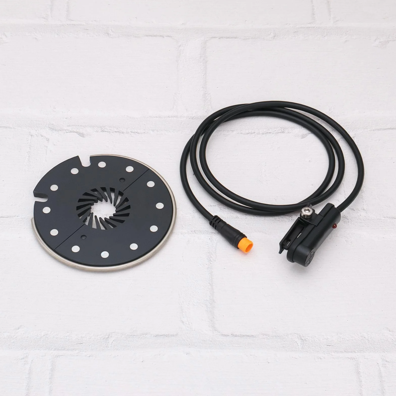1pc E-Bike KT-D12L Pas Capteur 12V à 48 V Aimants de Vélo Capteur d'assistance Au Pédalage avec Prise étanche Kit de Conversion de Vélo électrique