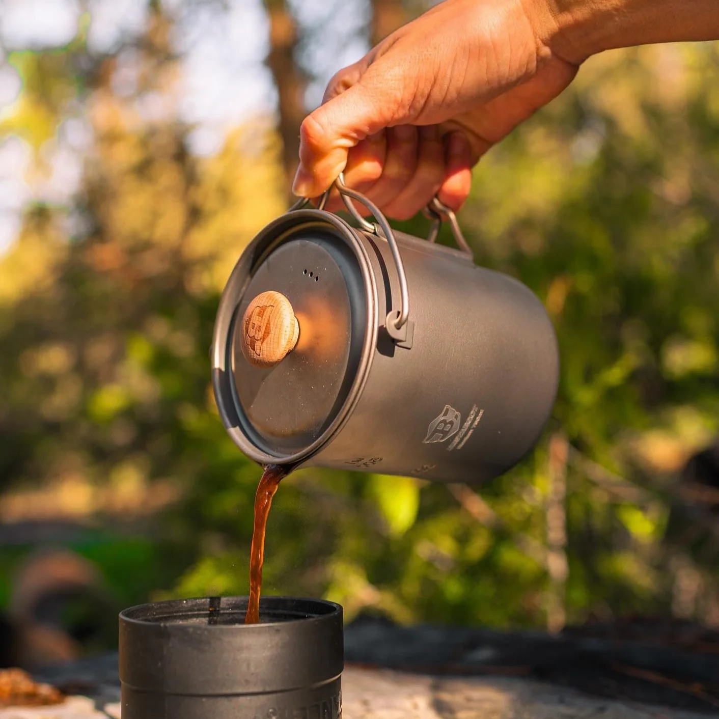 Bestargot Cafetière à Piston Camping French Press 750ml, Cafetière Camping en Titane pour Café ou Thé, Ultralight Tasse Popote Bivouac, léger et portable 188g