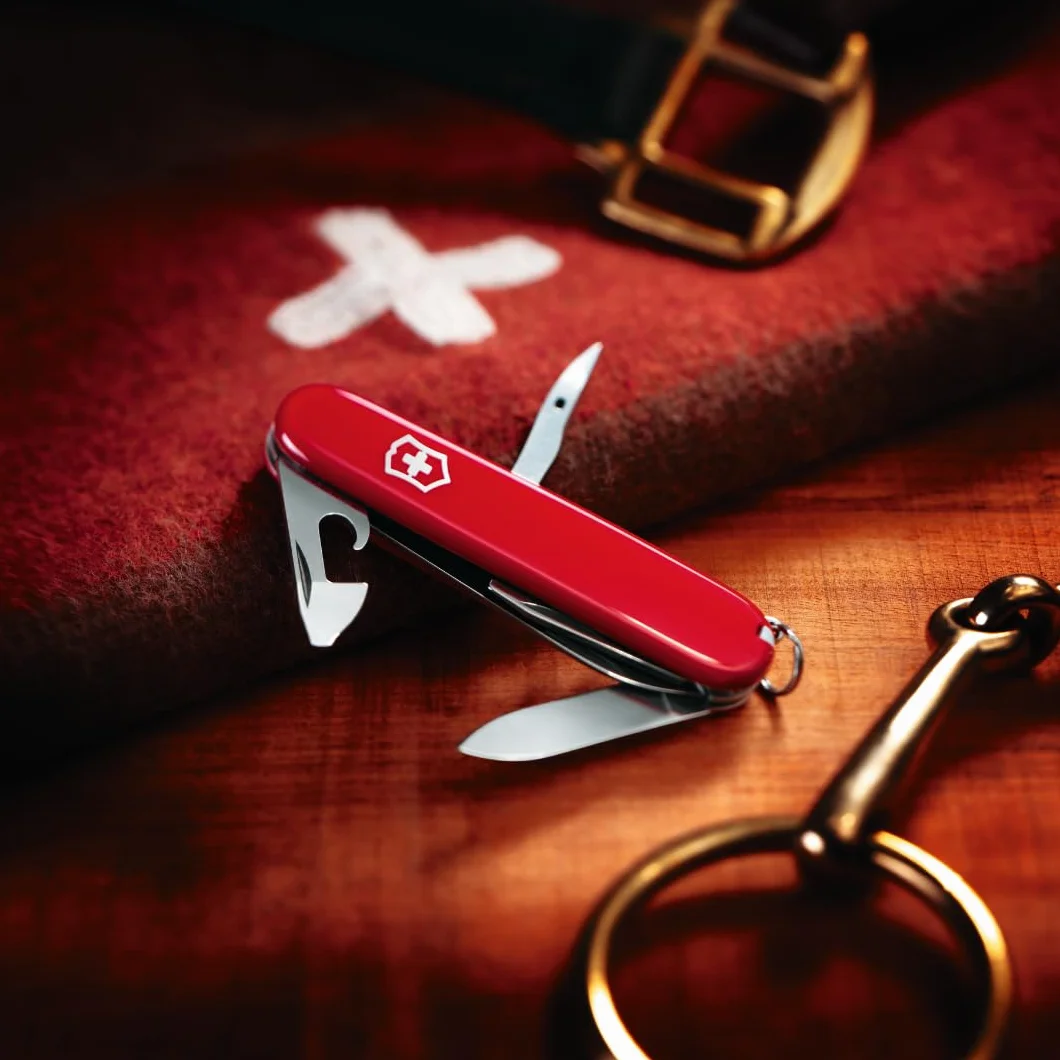 Victorinox Spartan Couteau de Poche Suisse, Léger, Multitool, 12 Fonctions, Lame, Ouvre Boite, Tire Bouchon, Rouge
