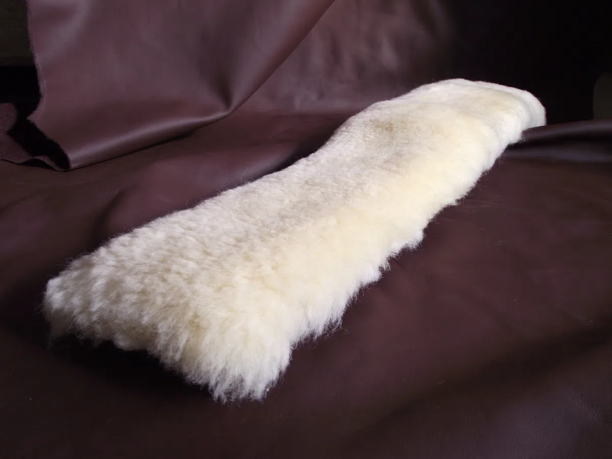 Peau d'agneau véritable sangle ventrale Protège sangle Protège tapis de selle Sangle à 10 cm de largeur
