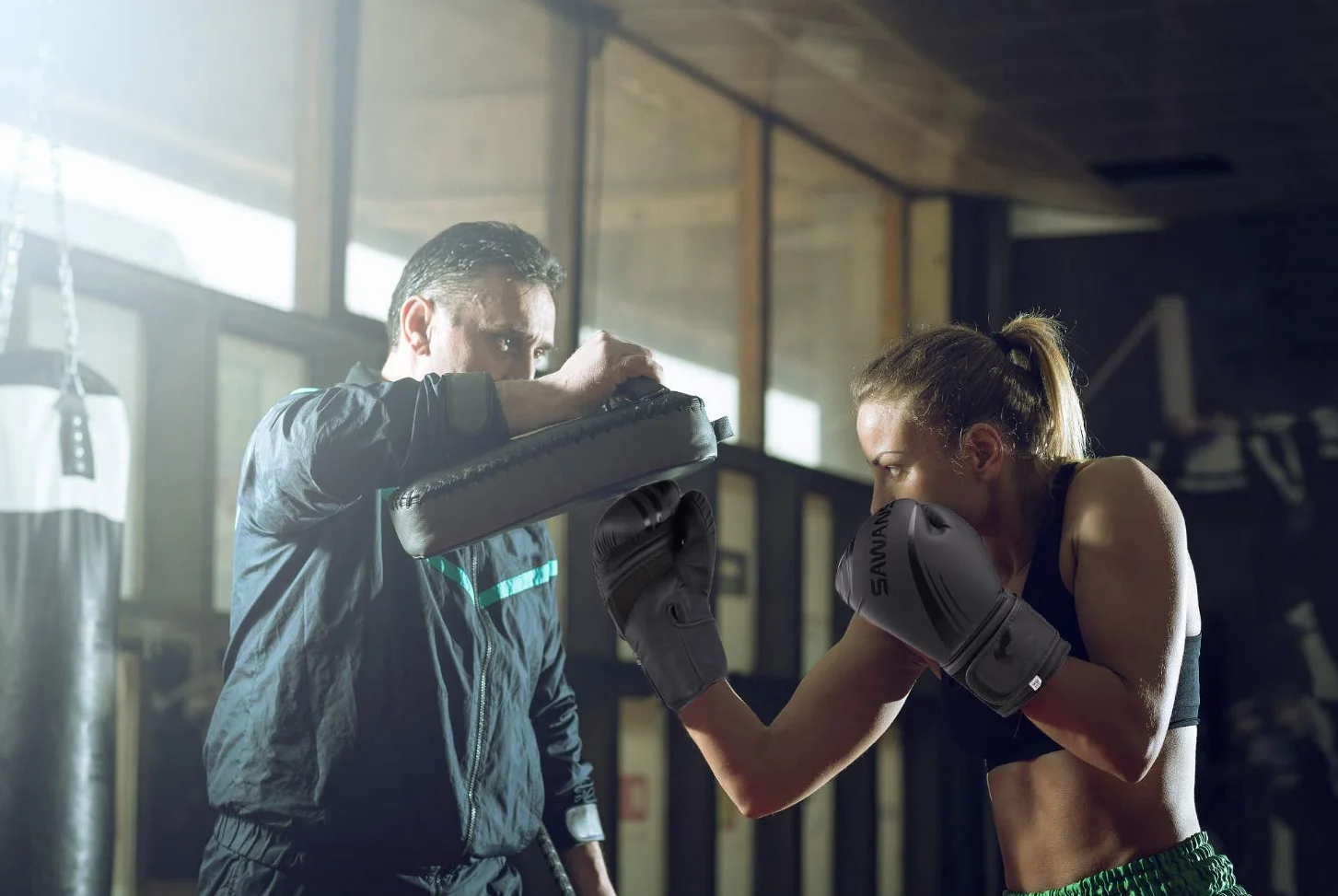 SAWANS® Gants de Boxe Professionnels MMA Sparring Kickboxing Sac de Frappe Entraînement Muay Thai Combat