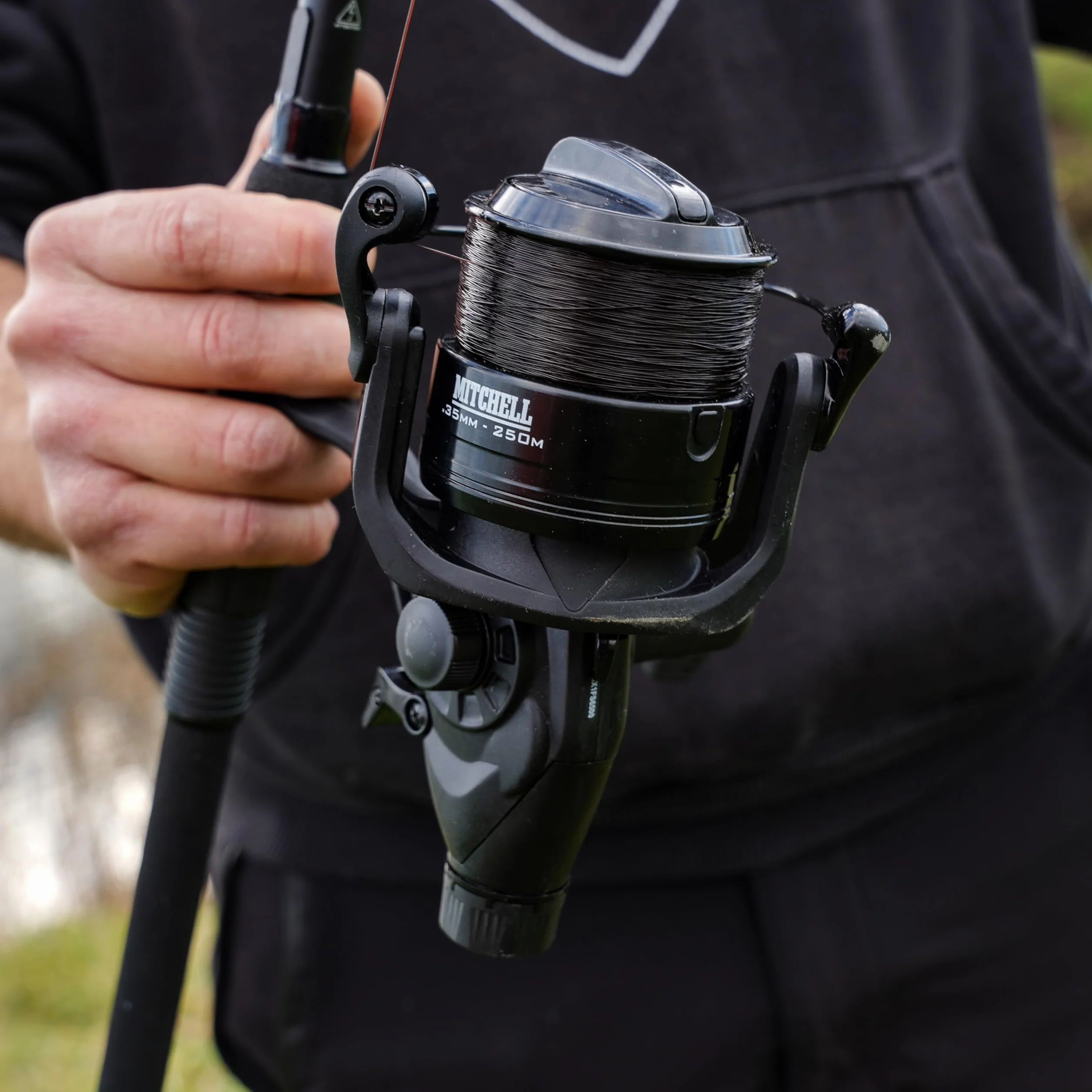 Mitchell MX1 FS Moulinet de pêche Spinning Polyvalent; Moulinets de Peche Carpe, Truite et Autres Pêches d'eau Douce avec Système Oscillation parallèle Engrenages Robustes