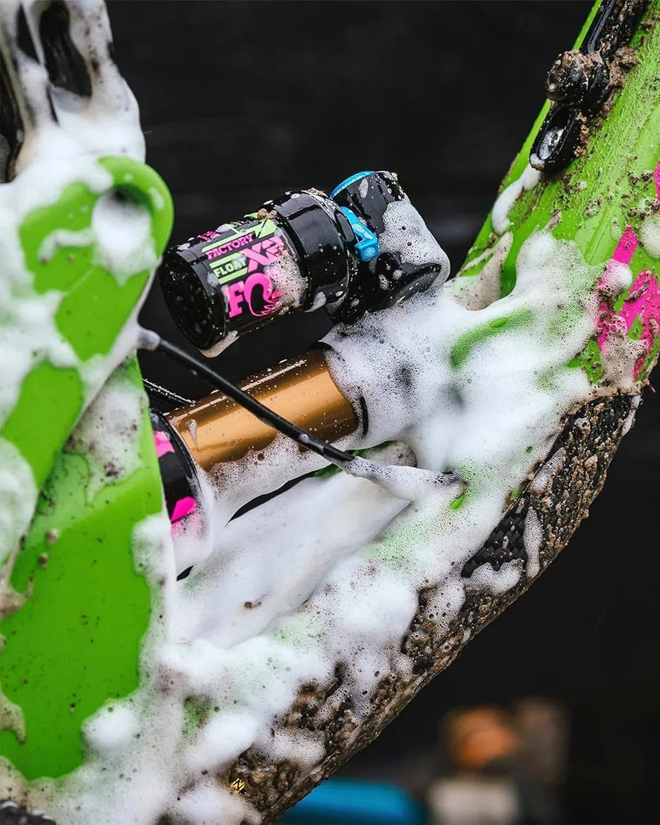 Peaty's Loam Foam Premium Bike Cleaner 5 Litre - Biodegradable Bicycle Soap For A Deep Clean, Grease and Dirt Removal, Safe On All Surfaces & Bicycles - MTB, Road & Gravel Bikes