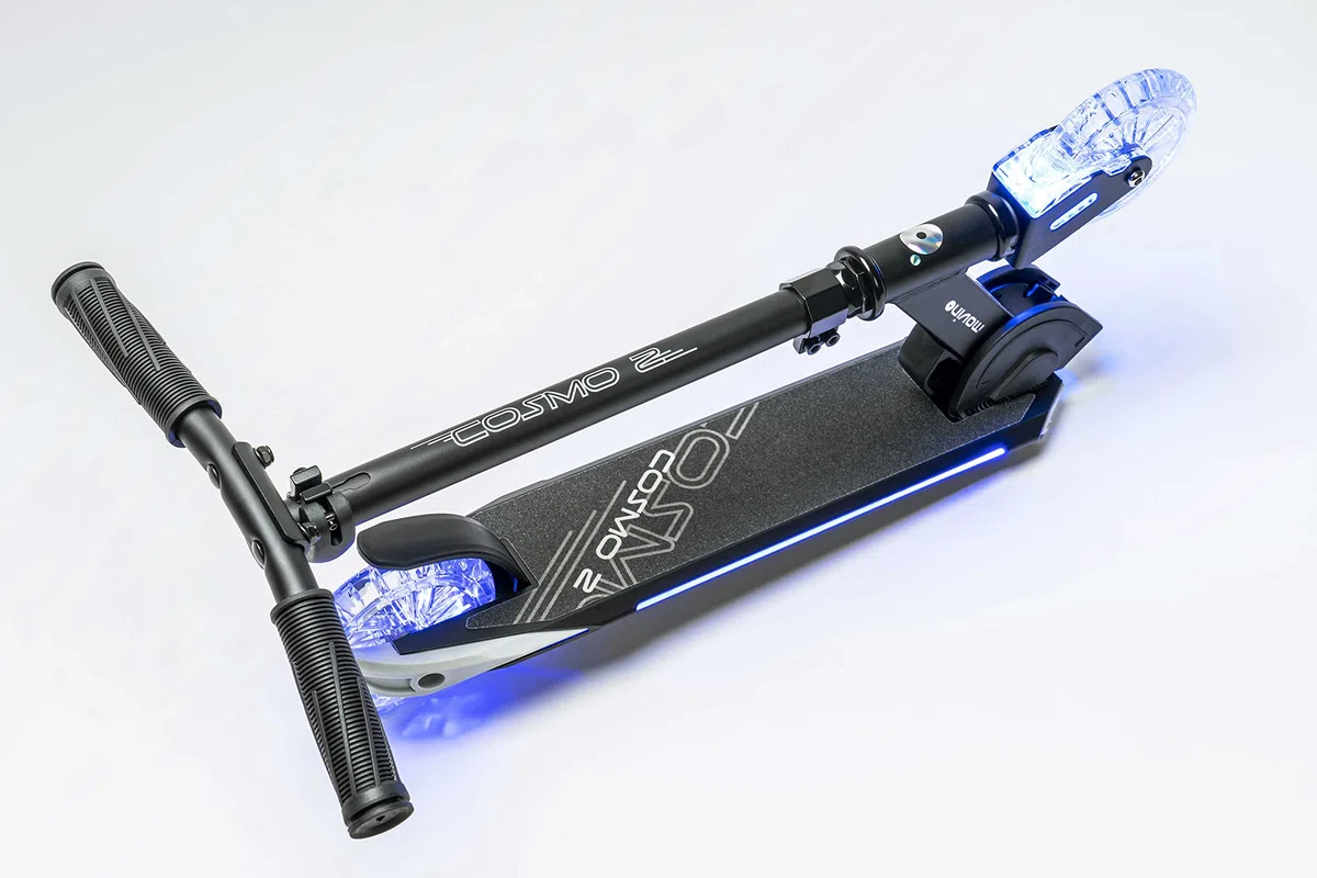 Movino Cosmo2 Scooter à Deux Roues | pour Les Enfants de 5 à 8 Ans | Pliable | Plate-Forme éclairée et Roue Avant de 125 mm