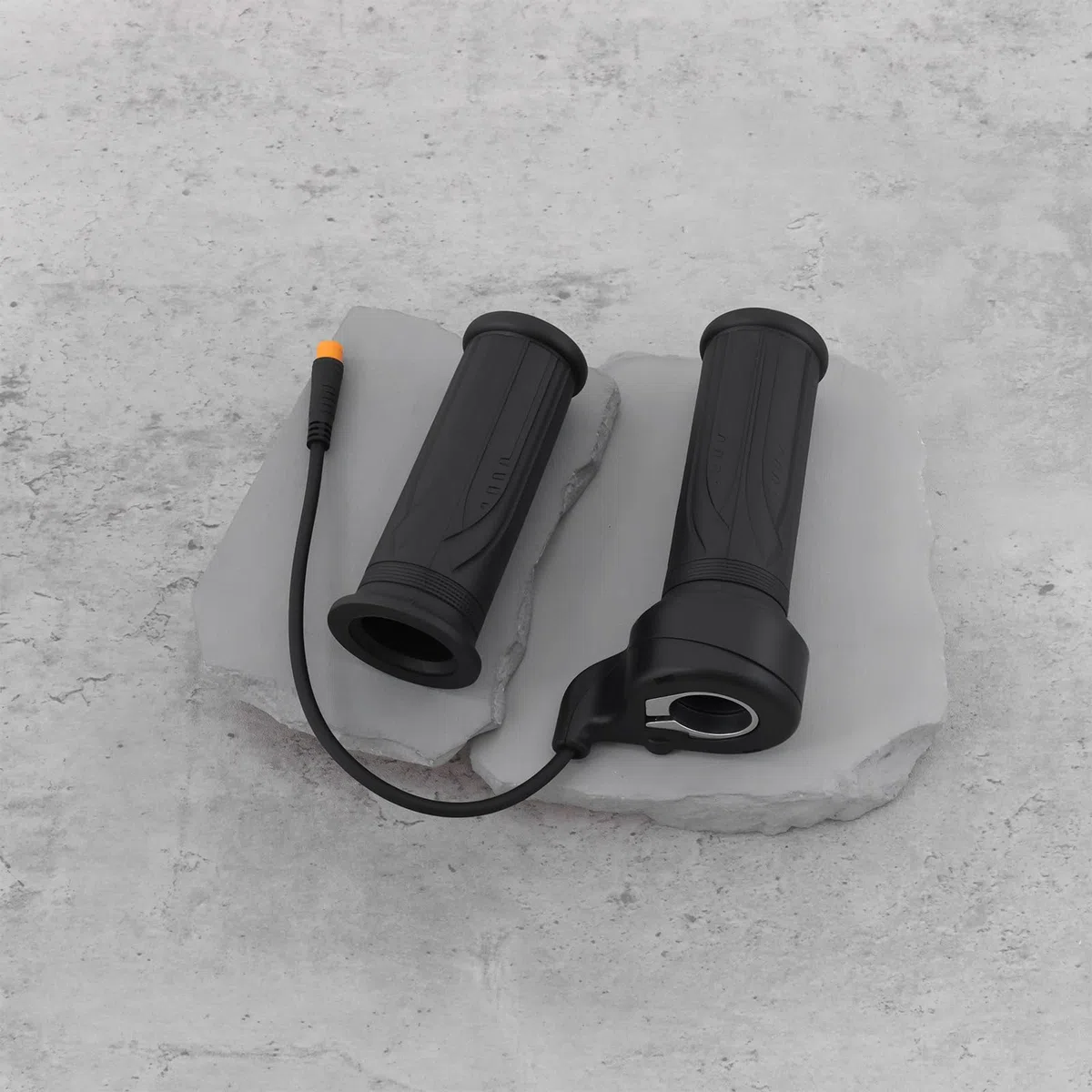 Accélérateur à Rotation Complète pour Vélo électrique 3 Broches Gauche/Droite 12-72 V Compatible avec KT Contrôleurs étanches 230 Mm
