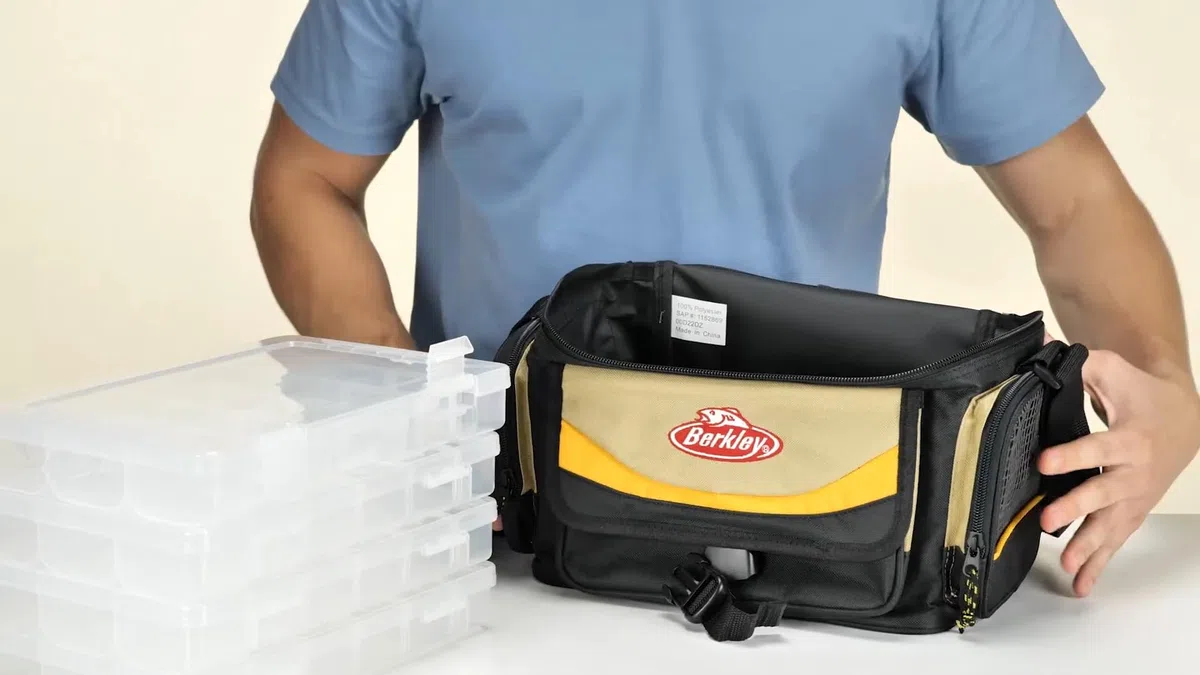 Berkley System 4 Box Storer - Fishing Tackle Bag with 4 Fishing Tackle Boxes, Cooler Segment for Bait, Lures and Gear, Waterproof Tackle Management Saltwater Sea & Freshwater Anglers, Colours & Sizes