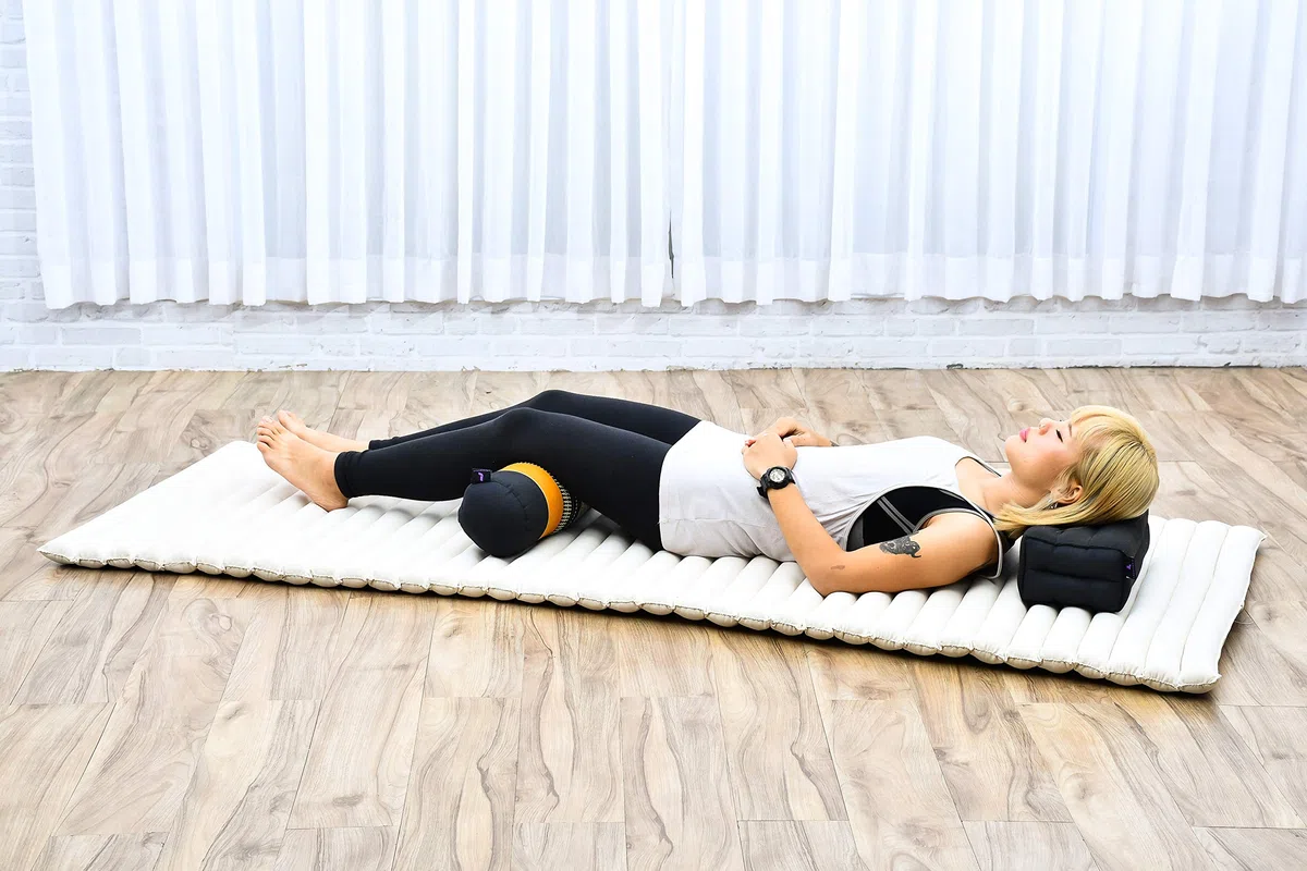 Leewadee Bolster de Yoga - Rouleau Compact Kapok pour Yoga, Méditation & Massage