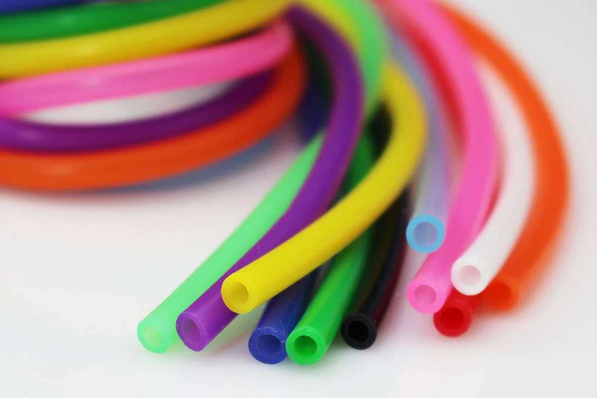 Tigofly Lot de 11 Tubes Creux Souples et Flexibles en Silicone de 25,4 cm - 11 Couleurs - 3 mm x 5 mm