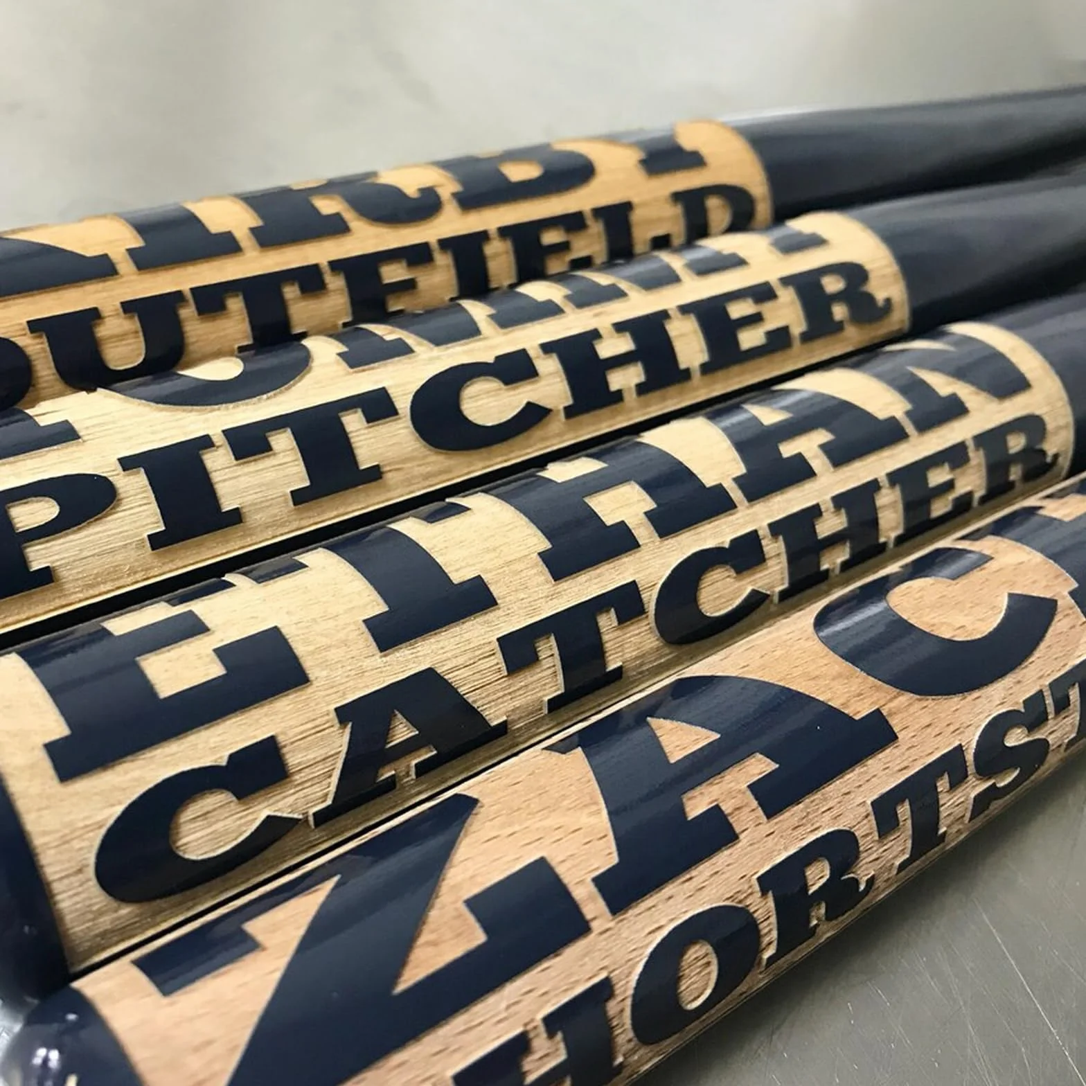 Mini Batte de Baseball personnalisée UIDMEN, nom gravé personnalisé, Batte en Bois de 18 Pouces, Cadeaux pour Porteur d'alliance, entraîneur, Joueurs, équipe de Softball, Petite Ligue