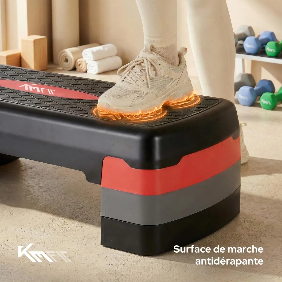 KM-Fit Stepper de fitness | Step d'aérobic pour la maison | Step-Bench réglable en hauteur sur 3 niveaux | Charge maximale : 200 kg | Gymnastique Home Stepper avec tapis antidérapant | Banc matelassé