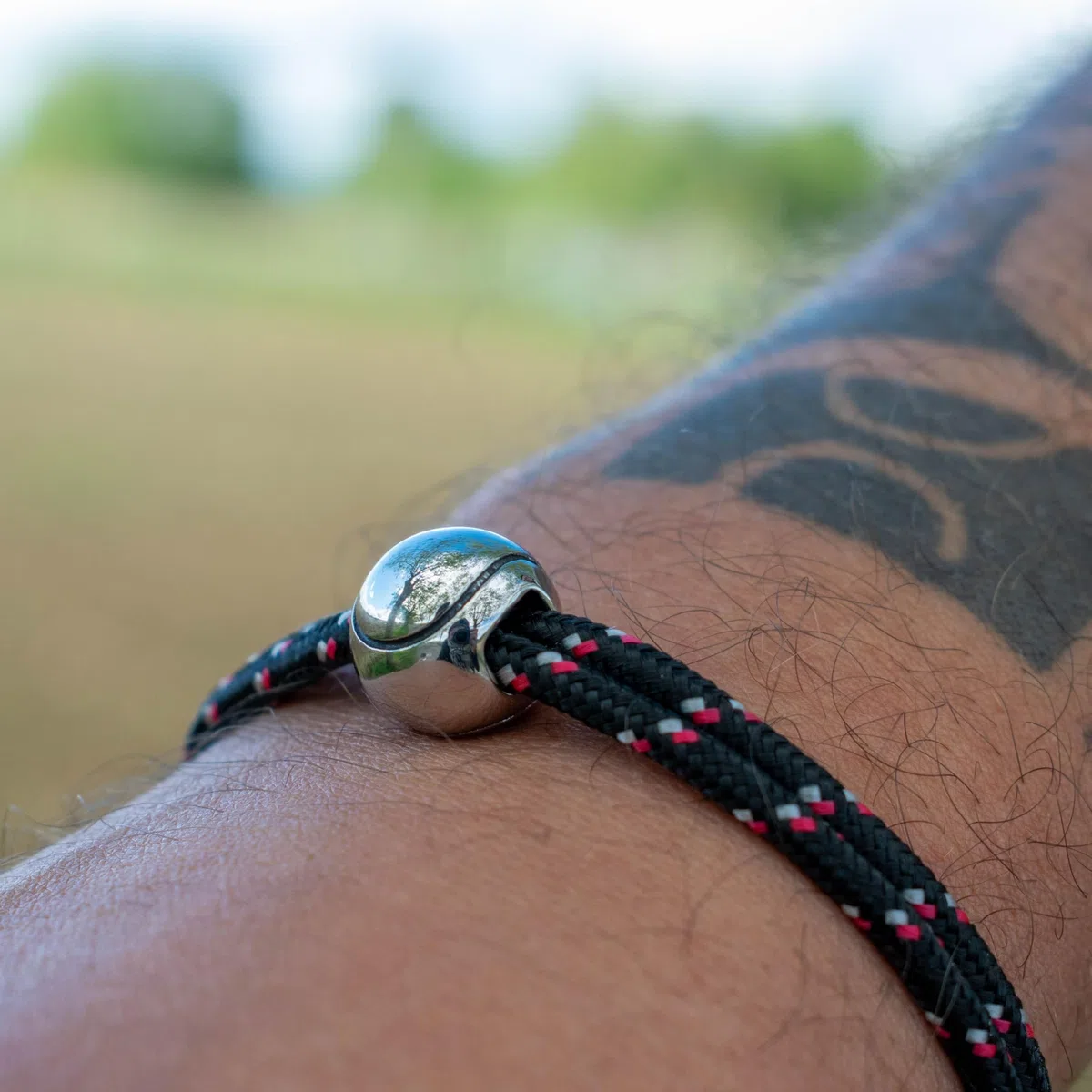 Ernestine - Bracelet Tennis réglable en acier inoxydable - Idée cadeau tennis homme femme - Bracelet sport padel - Cadeau Homme Noël anniversaire fête des pères - fête des grands-pères - bijou padel