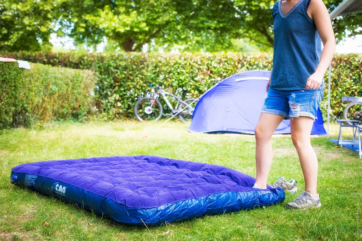 C.A.O. - Matelas floqué avec gonfleur intégré en Coton PVC - Couleur Bleu Marine