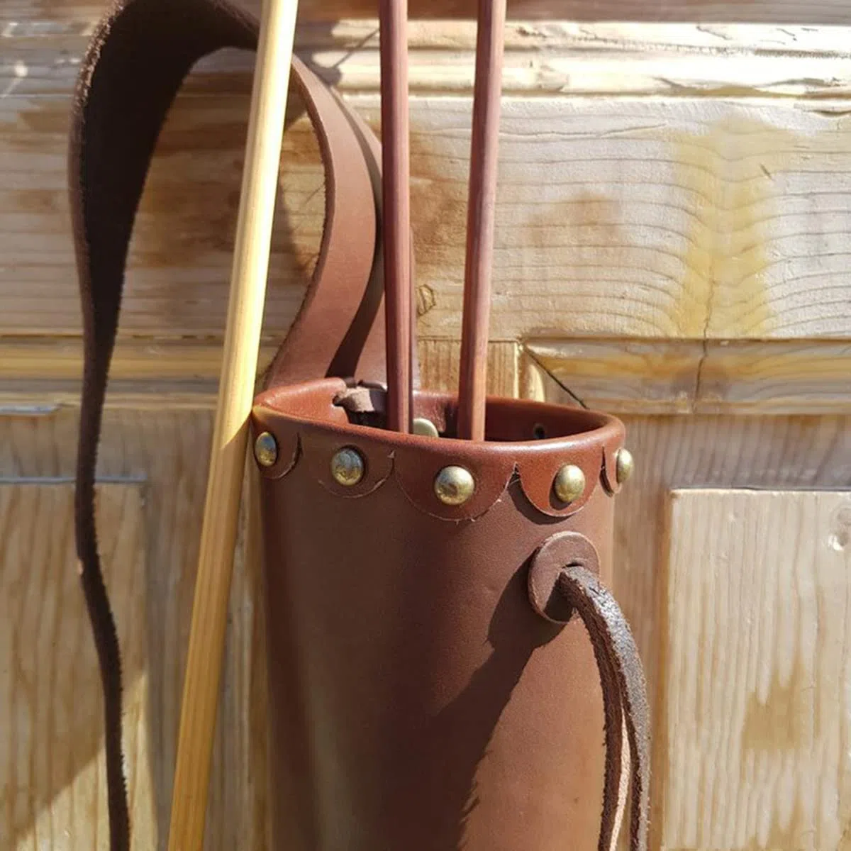 Carquois arrière médiéval Fait à la Main Sac de Porte-flèche en Cuir PU pour tir à l'arc Traditionnel pour la Chasse au Cosplay, Style médiéval