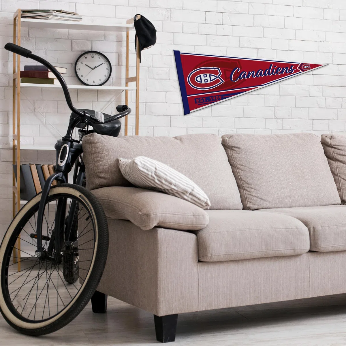 Rico Industries Fanion mural classique en feutre de la LNH Hockey Canadiens de Montréal 30,5 x 76,2 cm – Idéal pour la maison/la chambre à coucher/la décoration de grotte d'homme